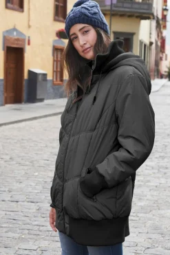 bonprix bonprix Abrigo acolchado con cinturilla cómoda ancha y capucha Negro Clearance