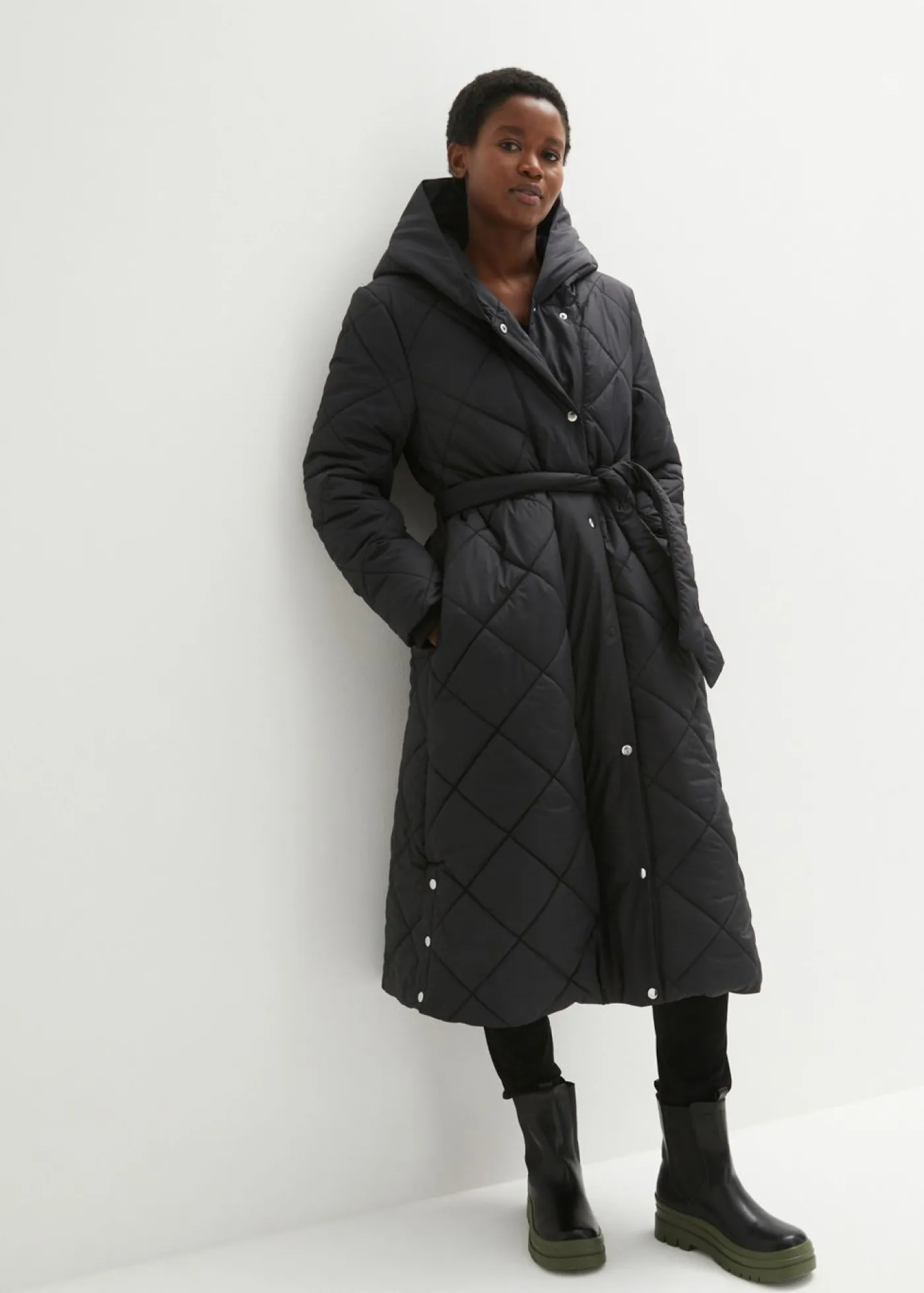 bonprix bonprix Abrigo acolchado ligero Negro Clearance