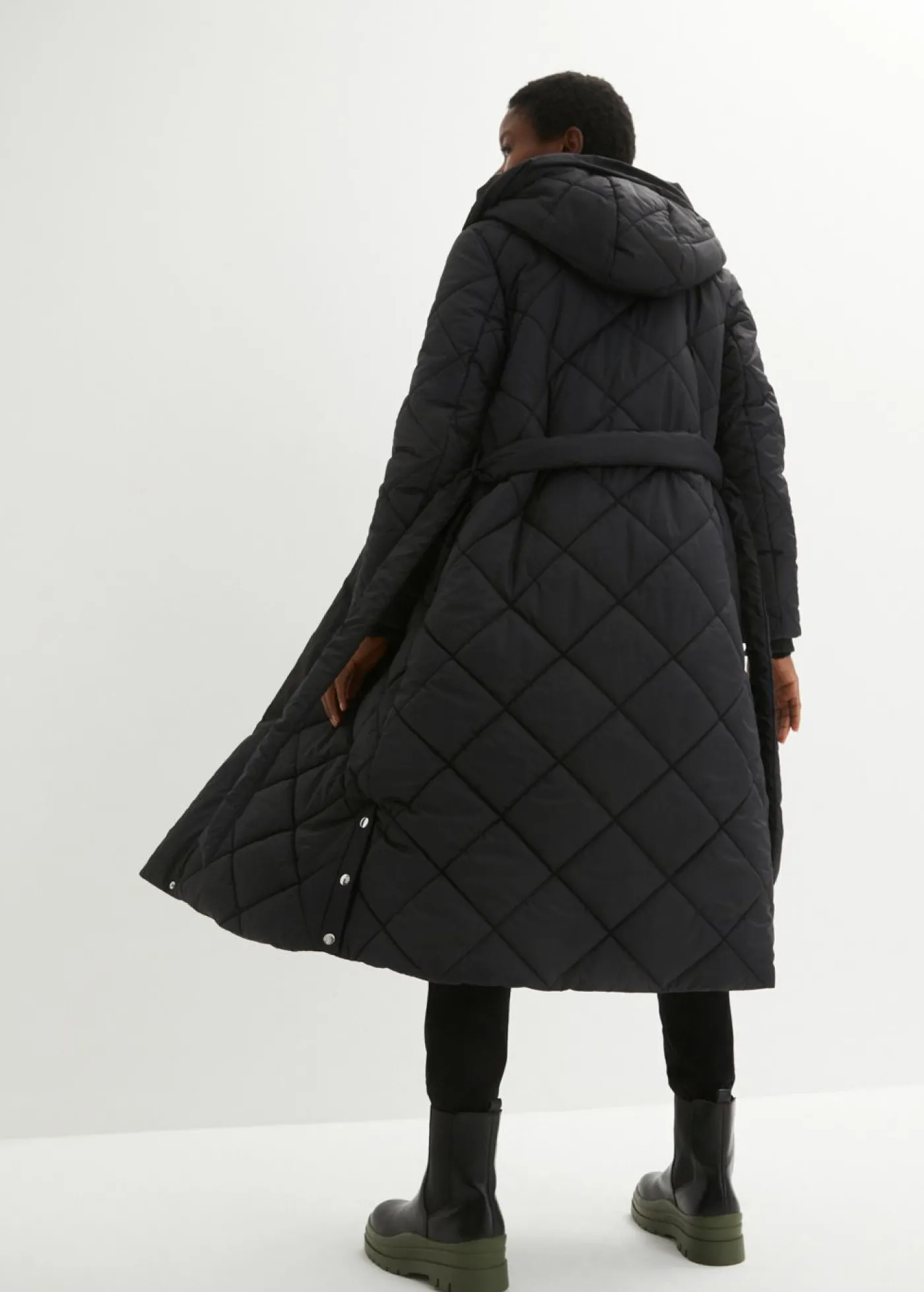 bonprix bonprix Abrigo acolchado ligero Negro Clearance