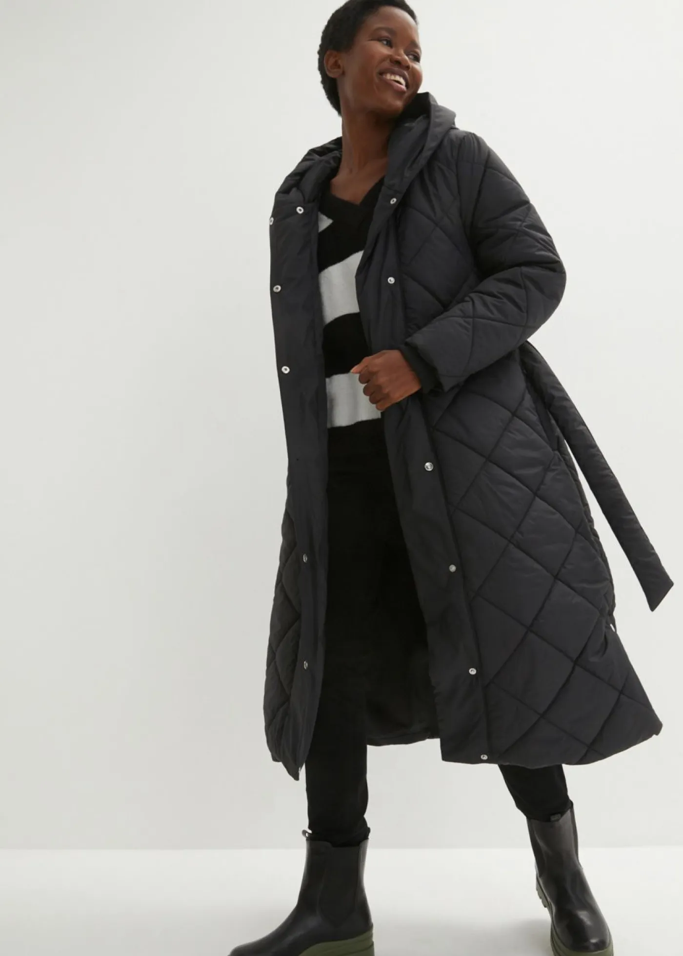 bonprix bonprix Abrigo acolchado ligero Negro Clearance