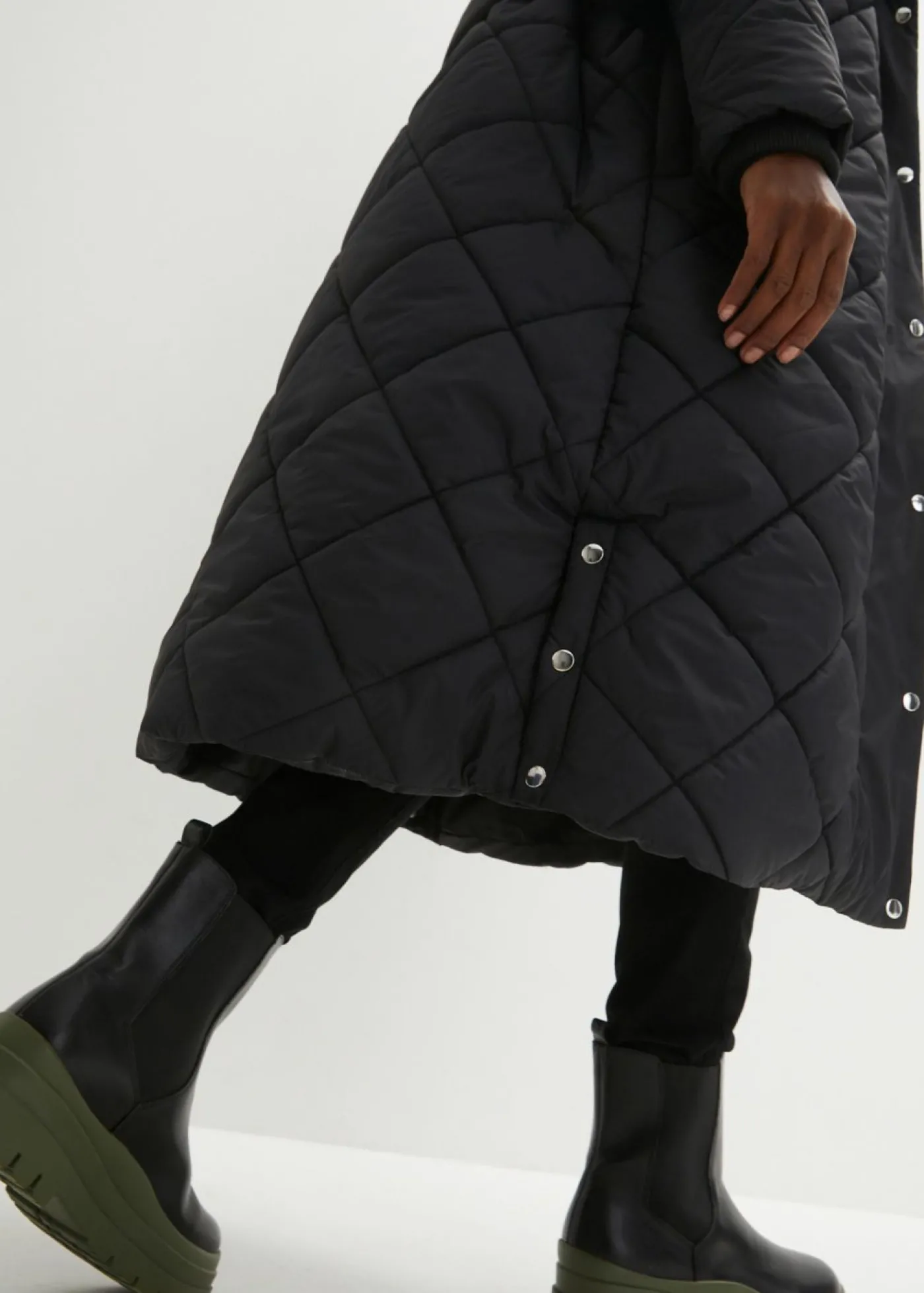 bonprix bonprix Abrigo acolchado ligero Negro Clearance