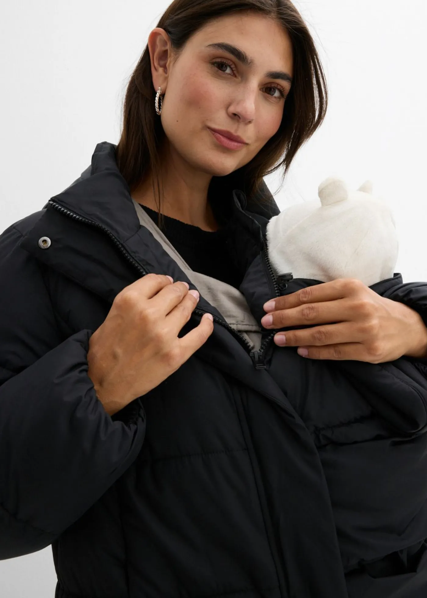 bonprix bonprix Abrigo acolchado premamá 2 en 1 con inserto para porteo Negro Clearance