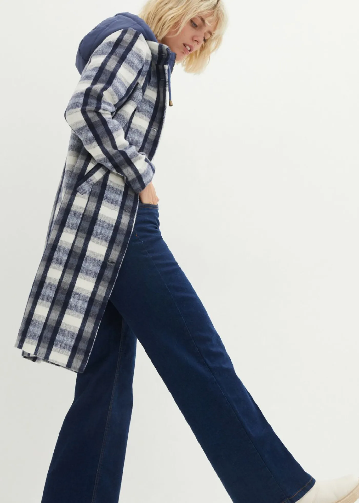 bonprix bonprix Abrigo corto de invierno con lana dos en uno Índigo-gris de cuadros Outlet