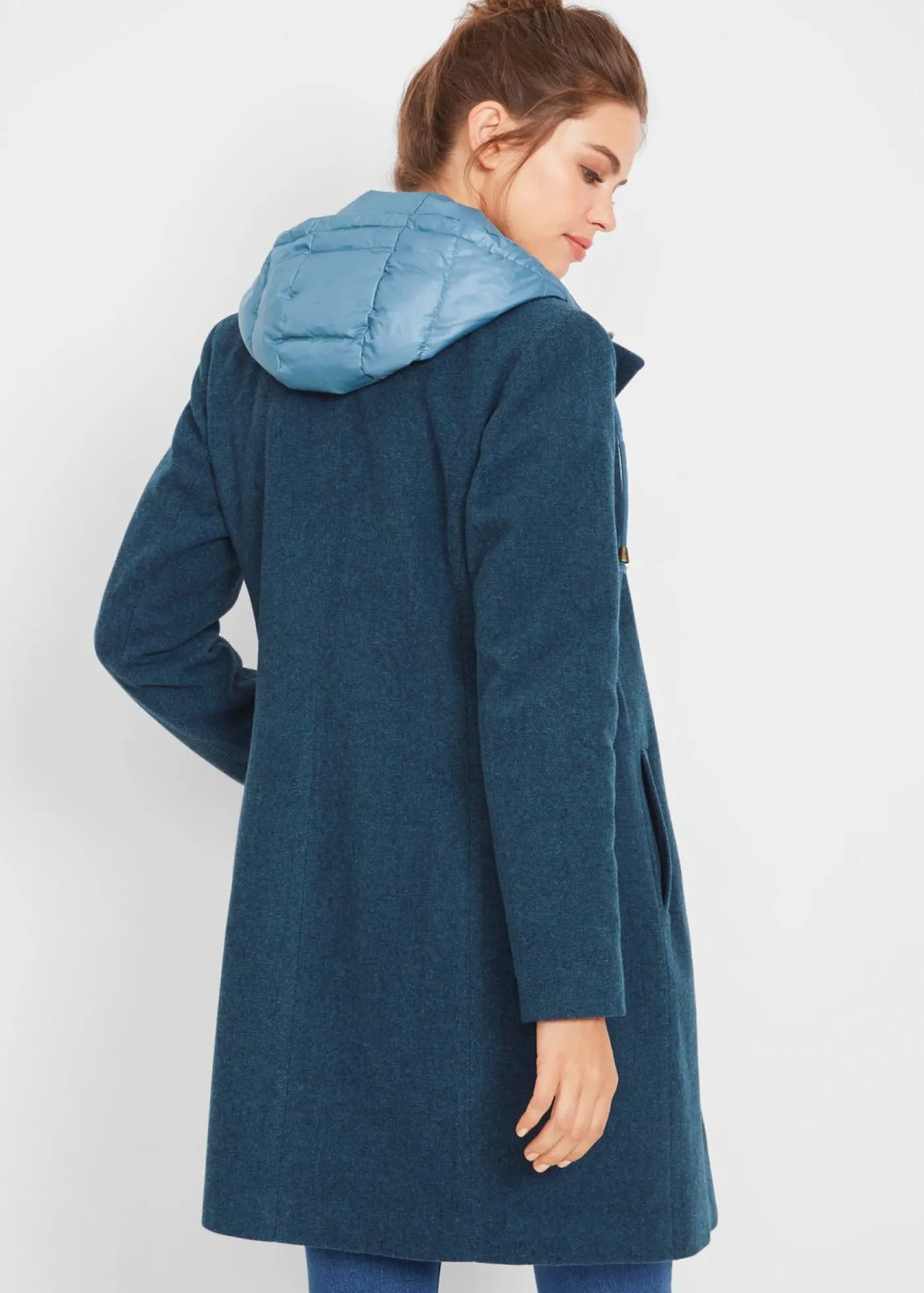 bonprix bonprix Abrigo corto de invierno con aspecto de lana y diseño 2 en 1 Azul marino Clearance
