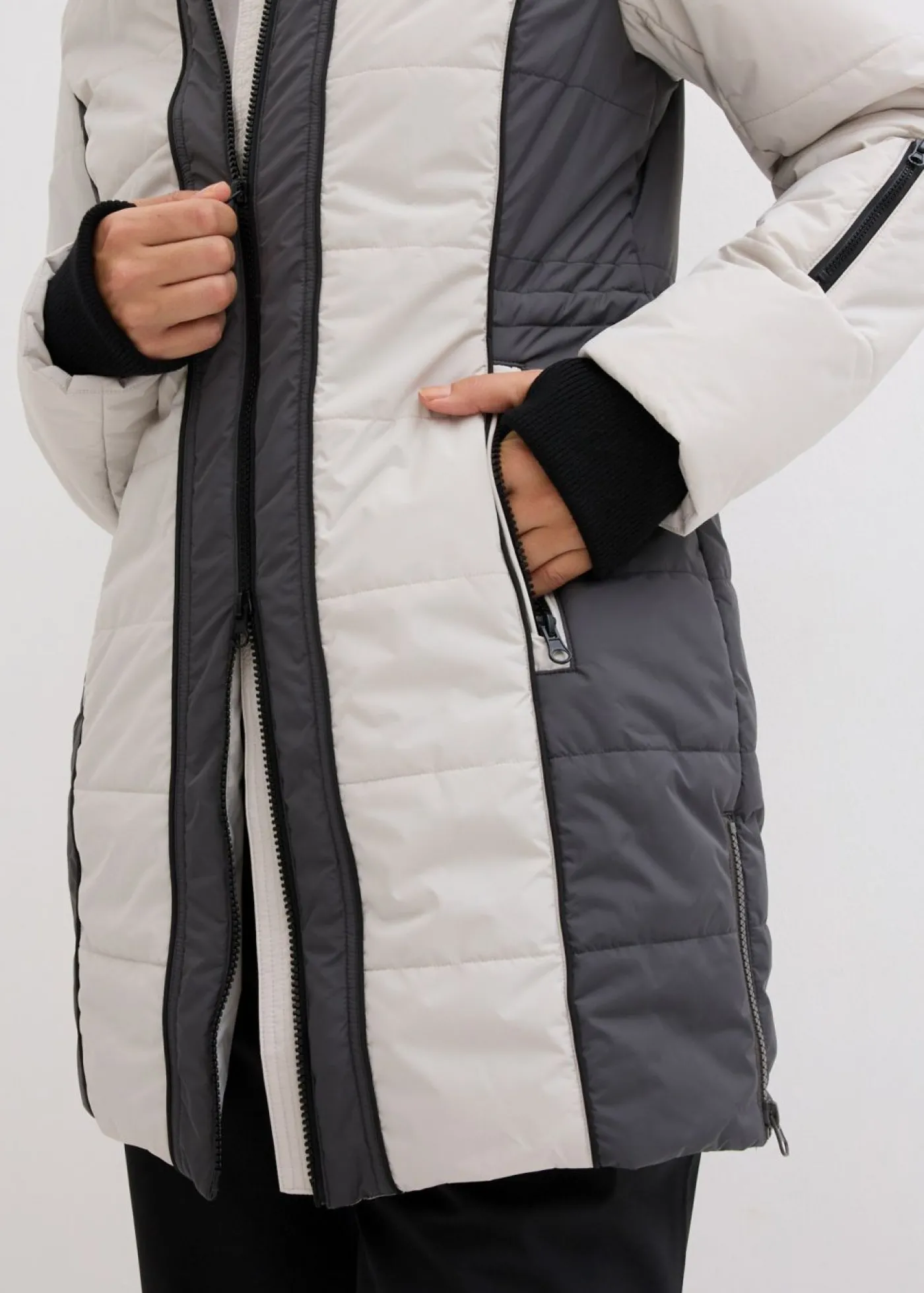 bonprix bonprix Abrigo corto para exteriores con pelo sintético y material impermeable Plata/pizarra Hot