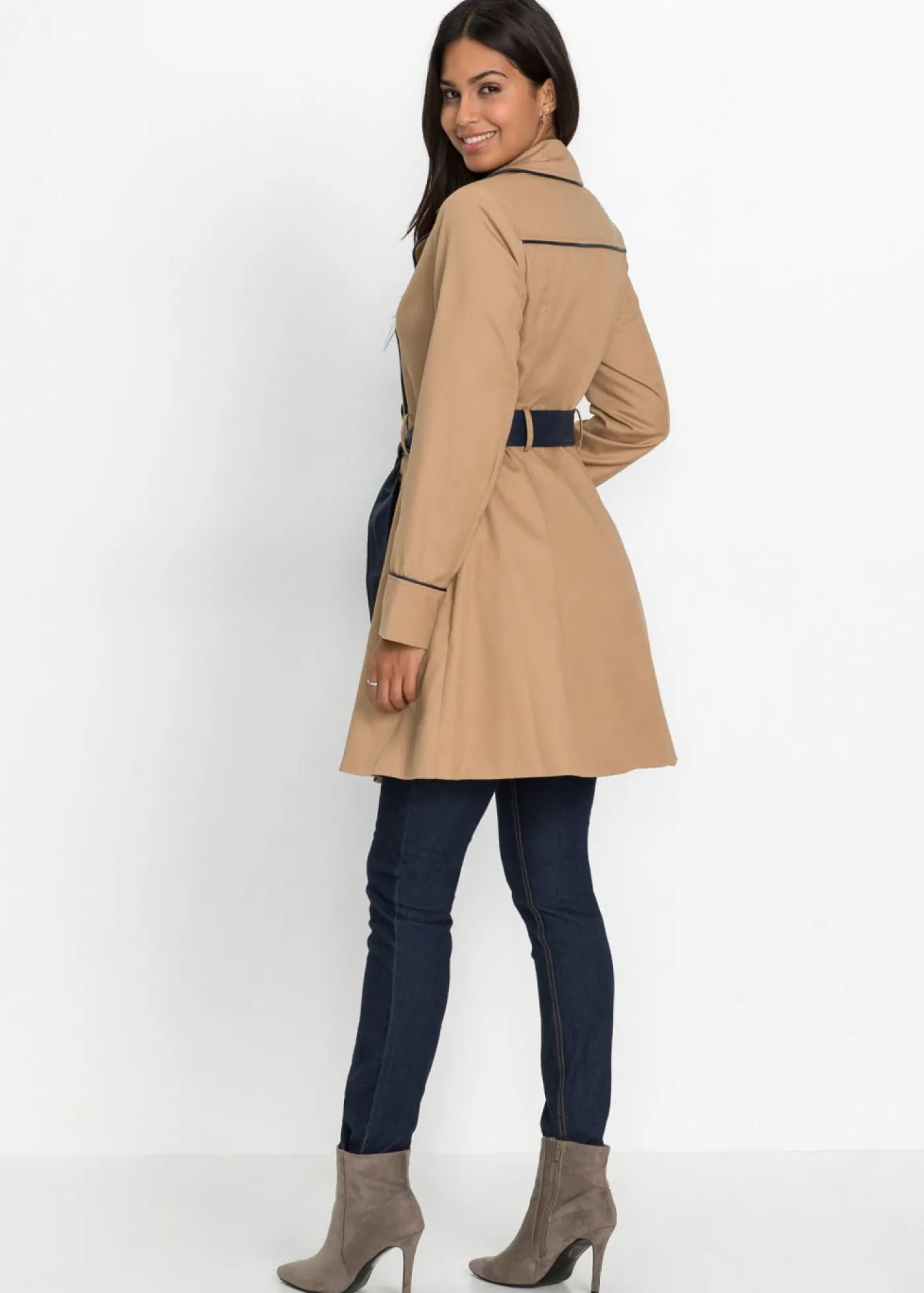 bonprix bonprix Abrigo gabardina de doble botonadura Camel mate Discount