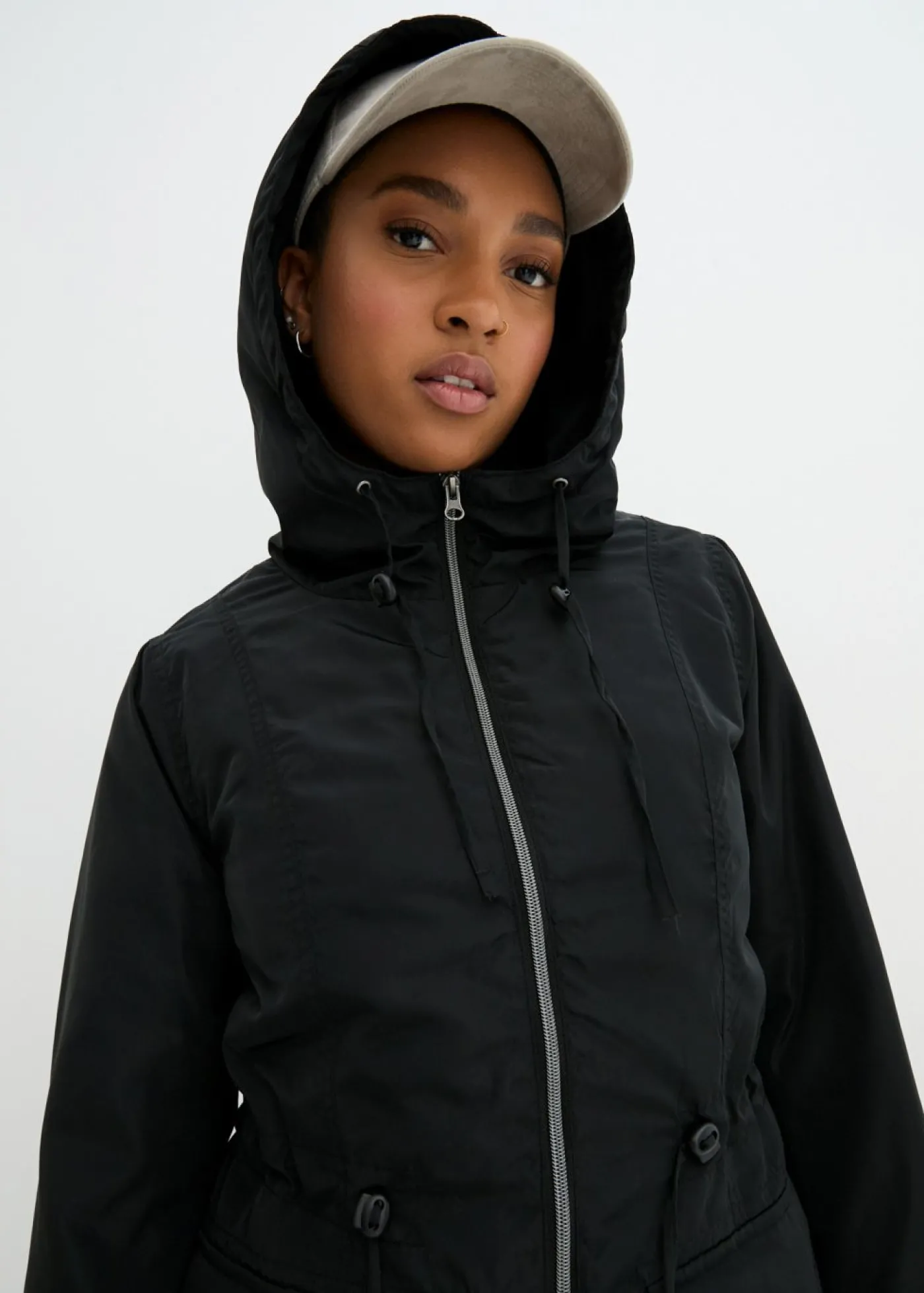bonprix bonprix Abrigo ligeramente acolchado con cordón Negro Best