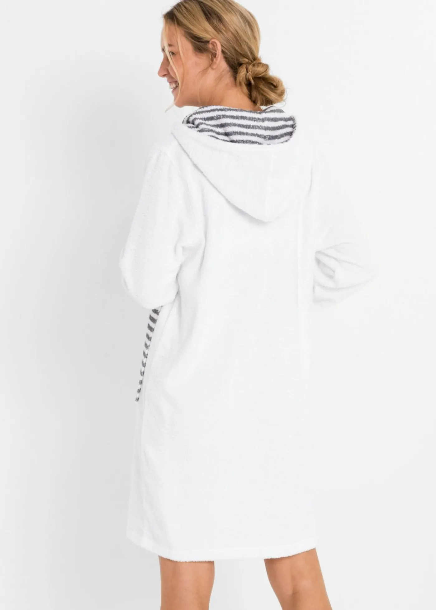 bonprix bonprix Albornoz de frottee en algodón orgánico Blanco-gris de rayas Online