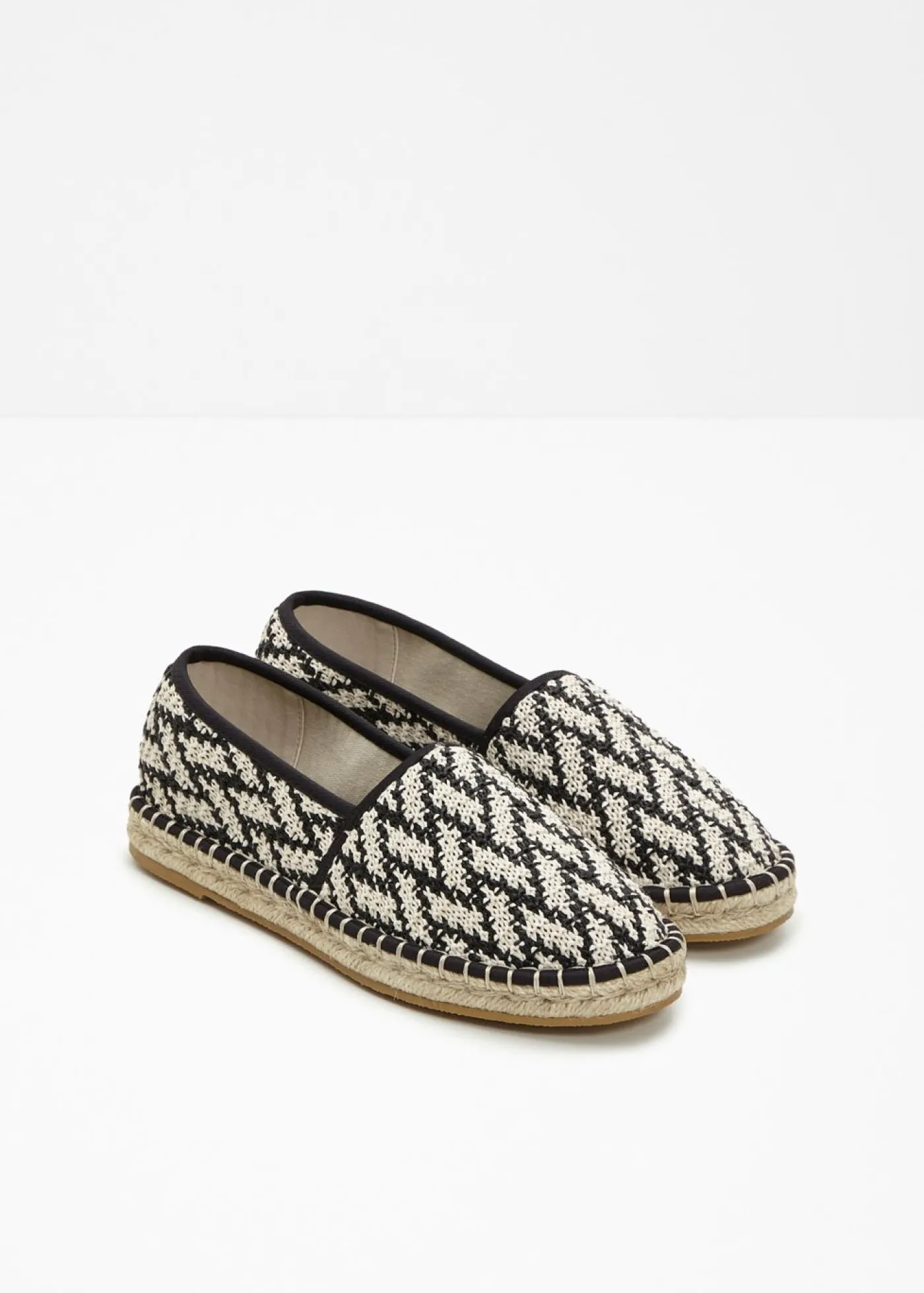 bonprix bonprix Alpargatas negro-crudo Discount