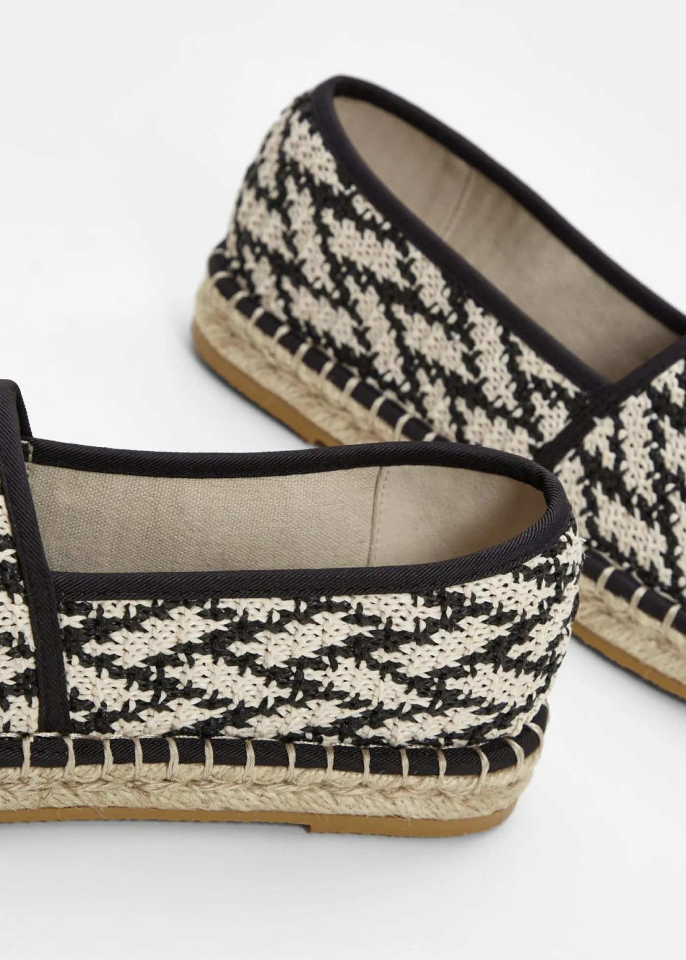 bonprix bonprix Alpargatas negro-crudo Discount