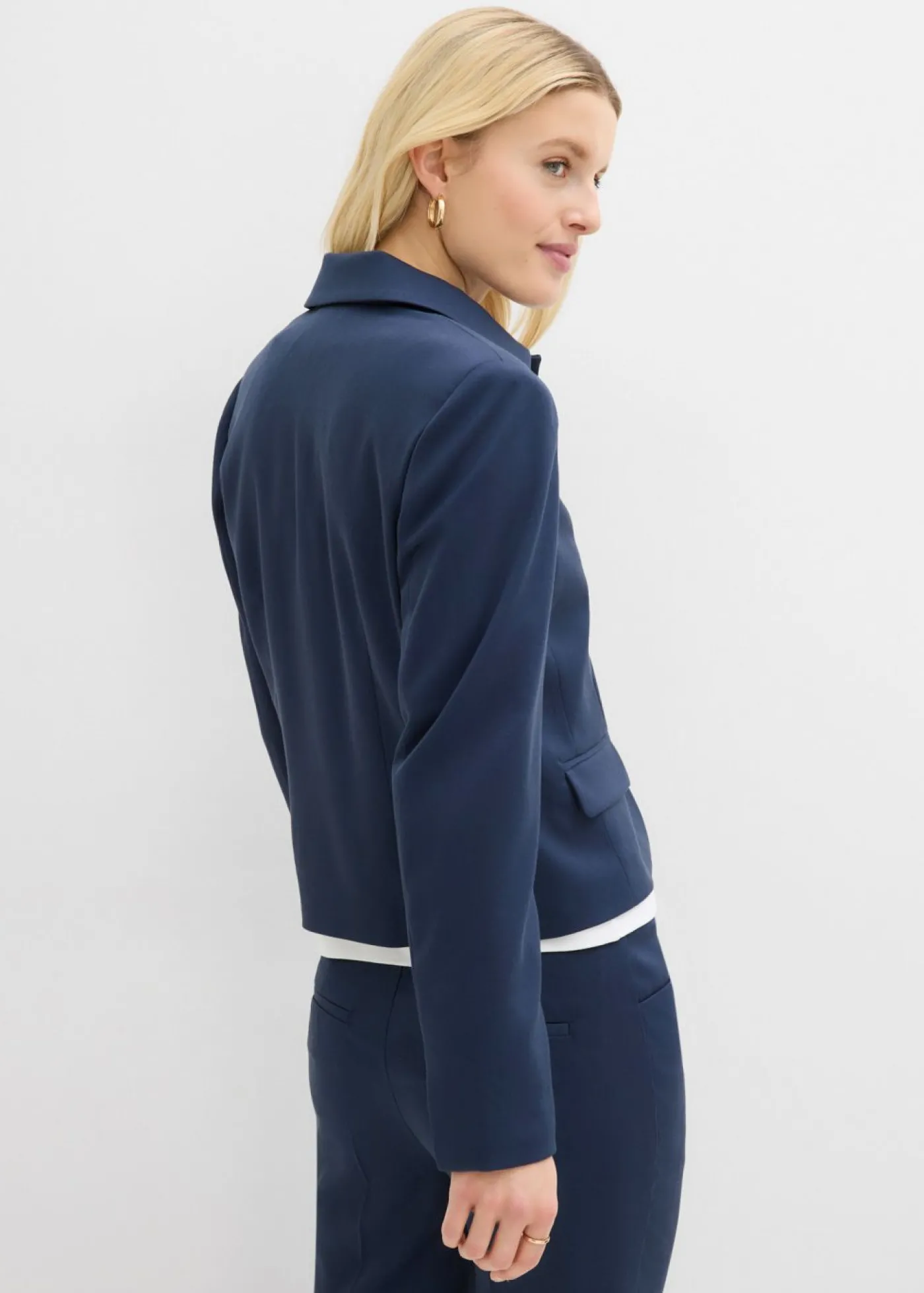 bonprix bonprix Americana corta Azul marino Hot