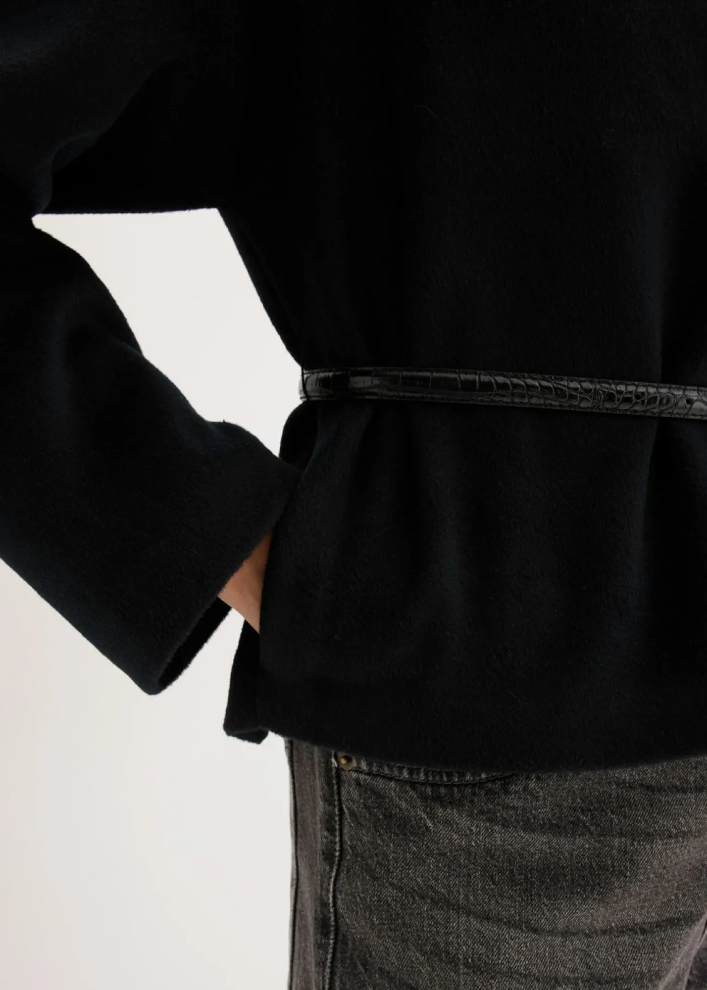 bonprix bonprix Americana oversized con cinturón en efecto lana, sin forro Negro Clearance