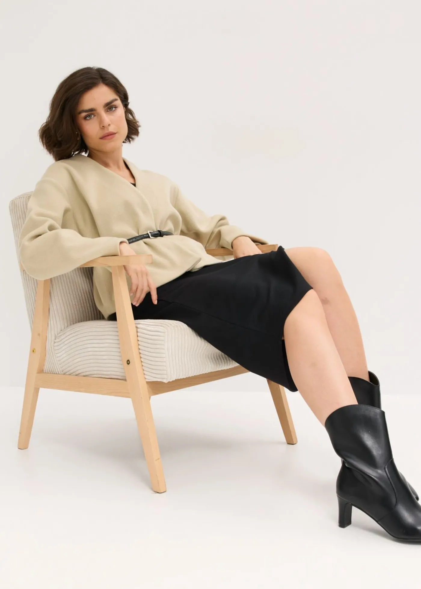 bonprix bonprix Americana oversized con cinturón en efecto lana, sin forro Verde aceite Discount