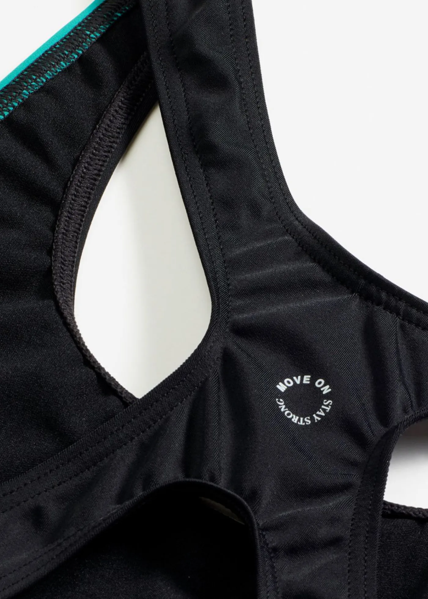 bonprix bonprix Bañador deportivo de material de secado rápido con perneras Negro/azul brillante New