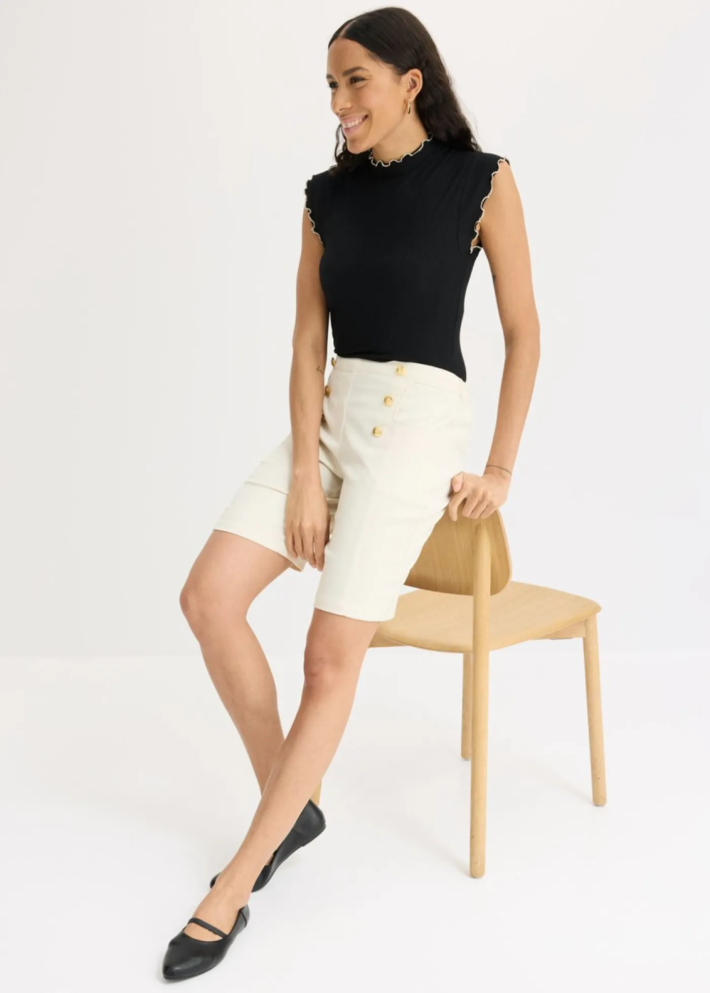 bonprix bonprix Bermudas con botones decorativos Crudo Online
