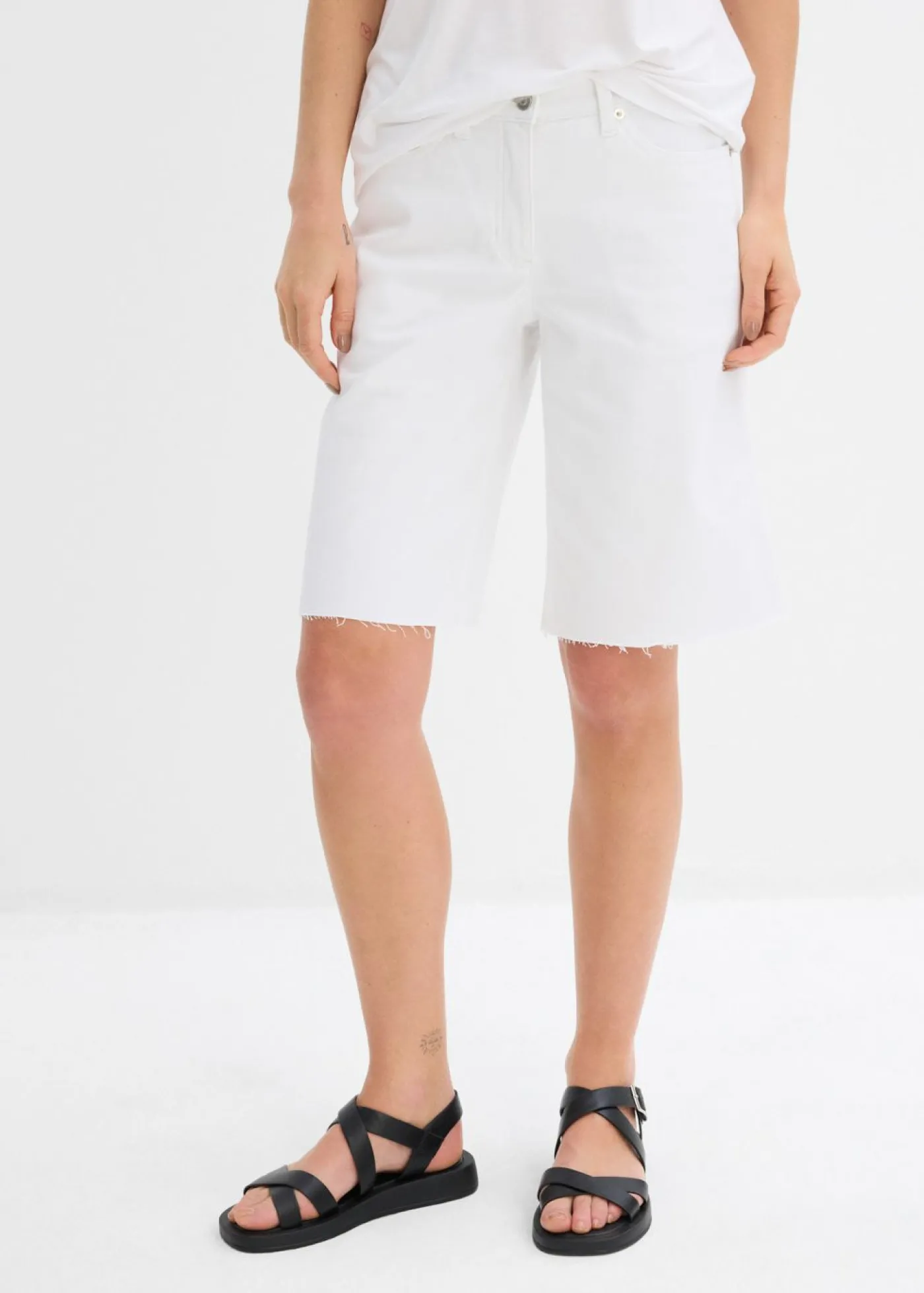 bonprix bonprix Bermudas con dobladillo abierto Blanco Outlet