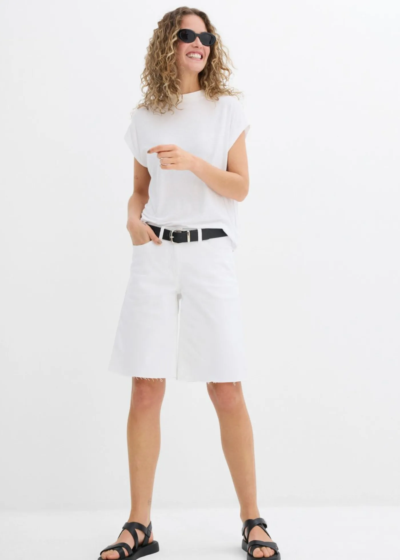 bonprix bonprix Bermudas con dobladillo abierto Blanco Outlet