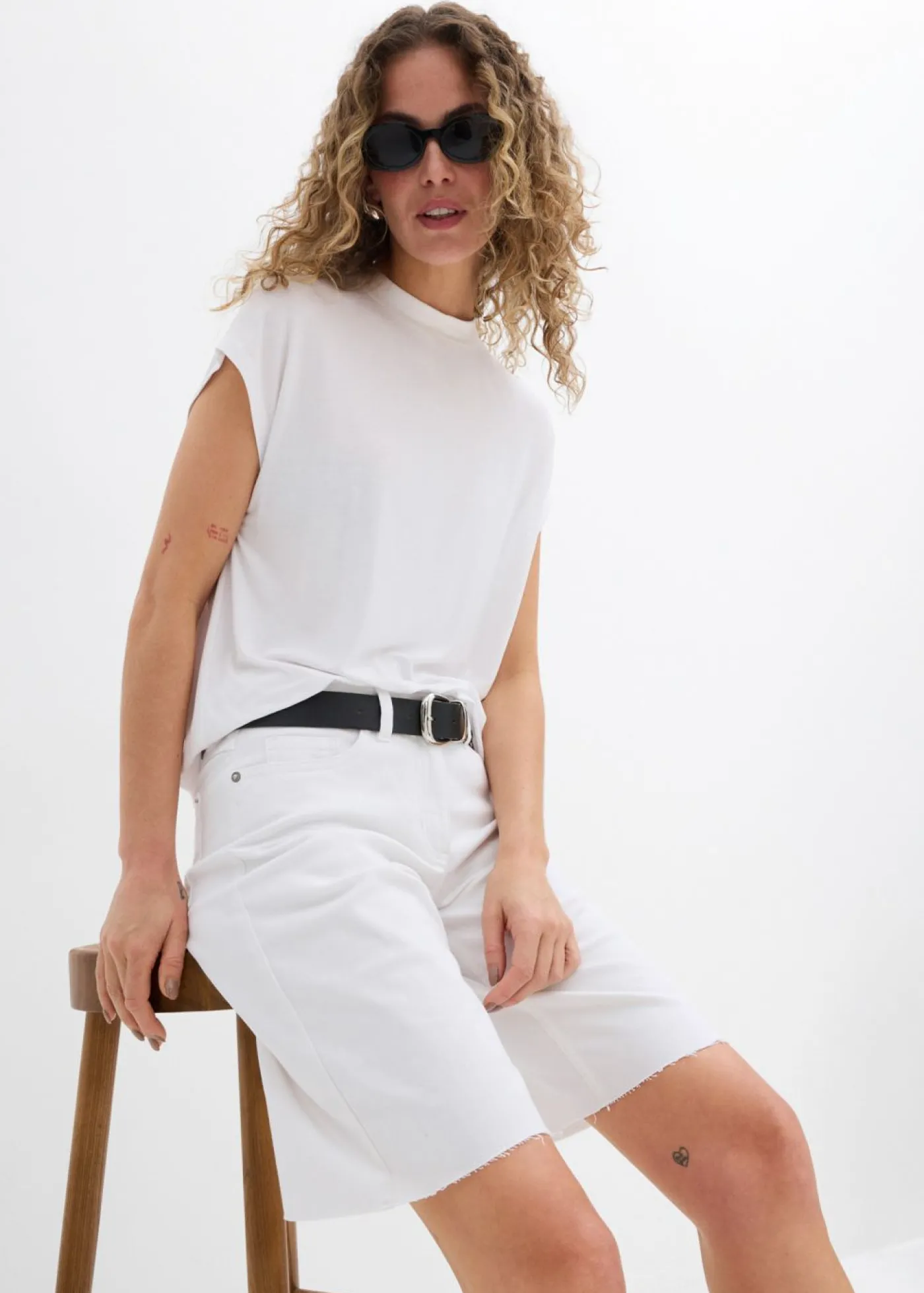 bonprix bonprix Bermudas con dobladillo abierto Blanco Outlet