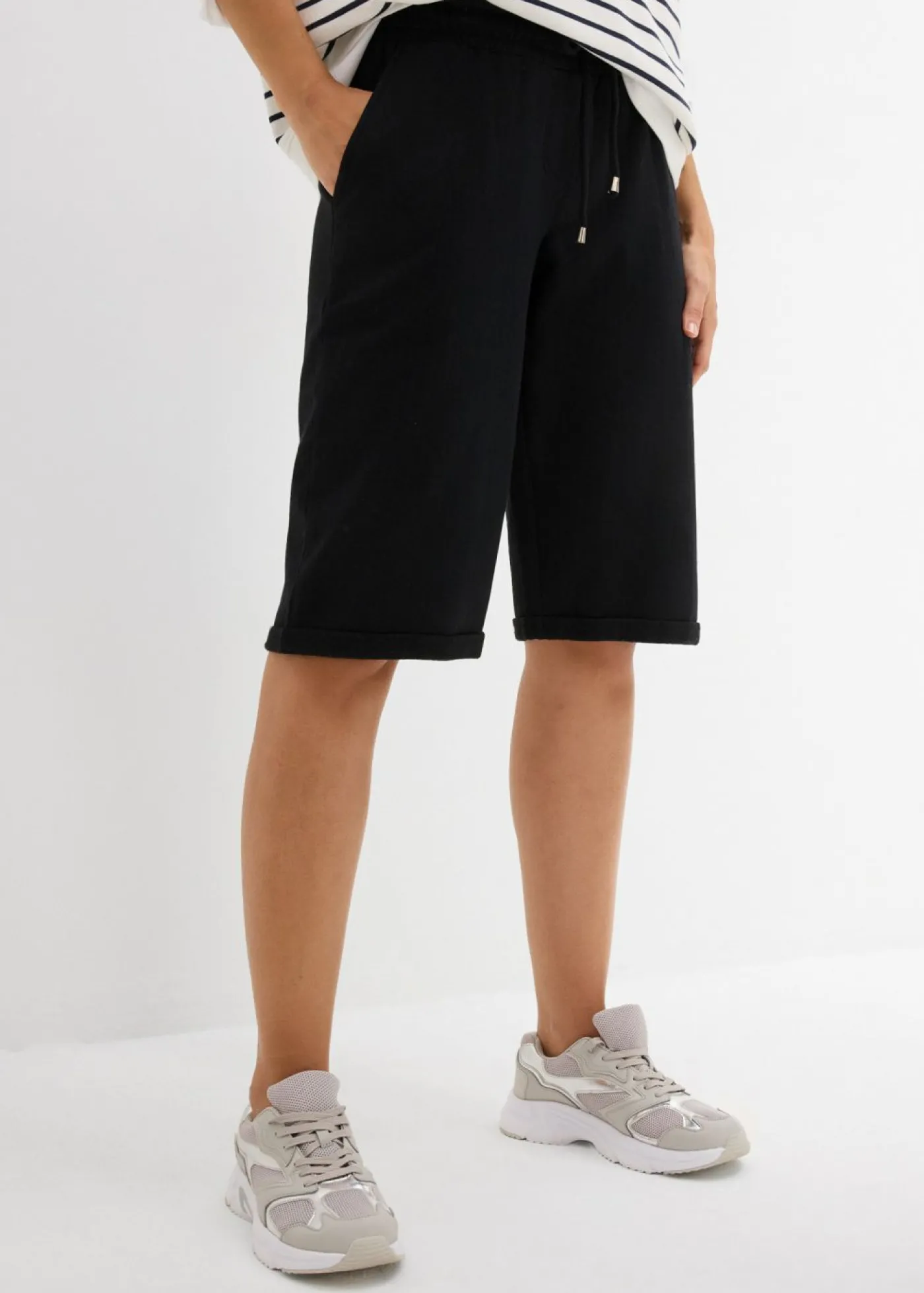bonprix bonprix Bermudas de chándal con dobladillo Negro