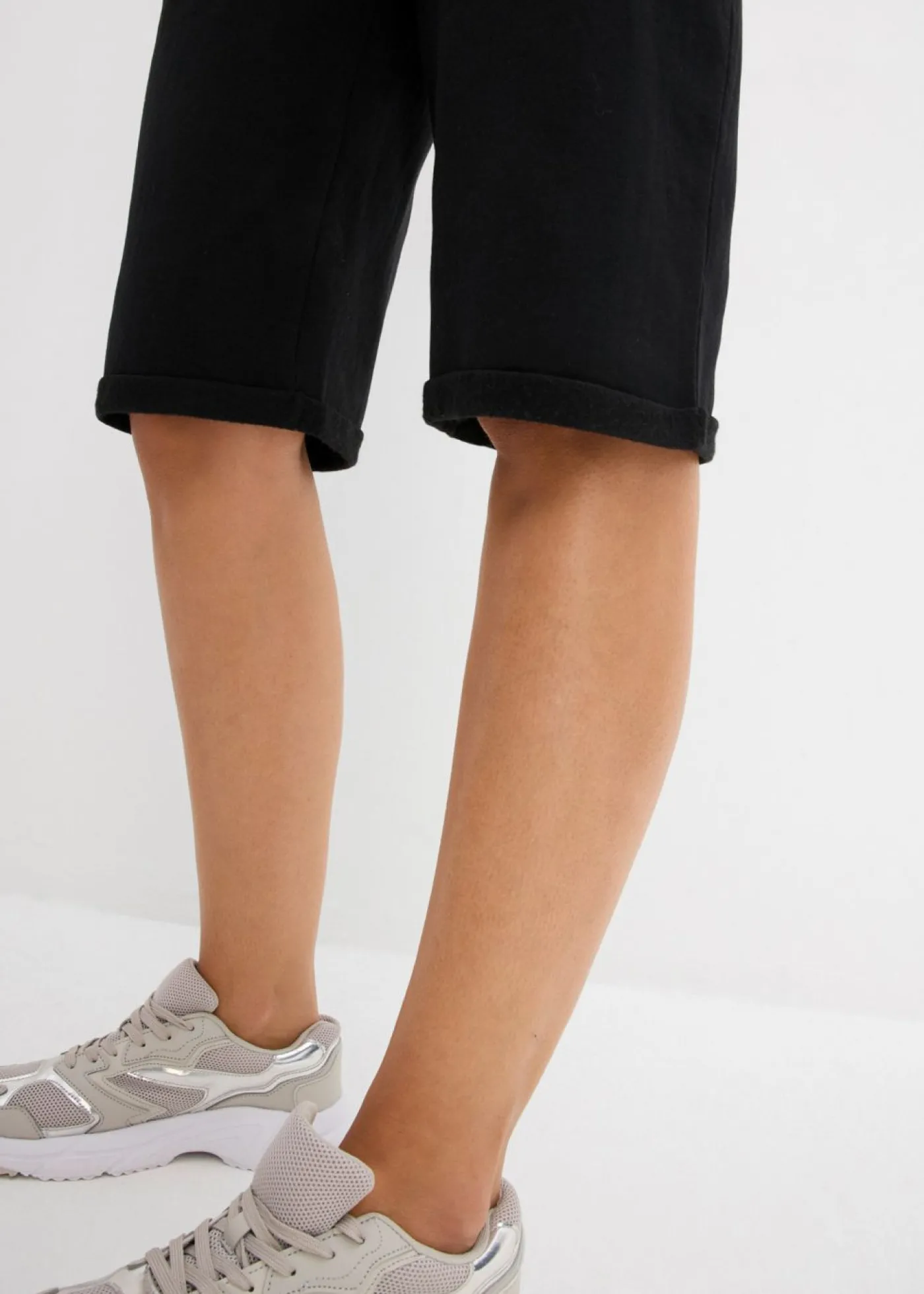 bonprix bonprix Bermudas de chándal con dobladillo Negro