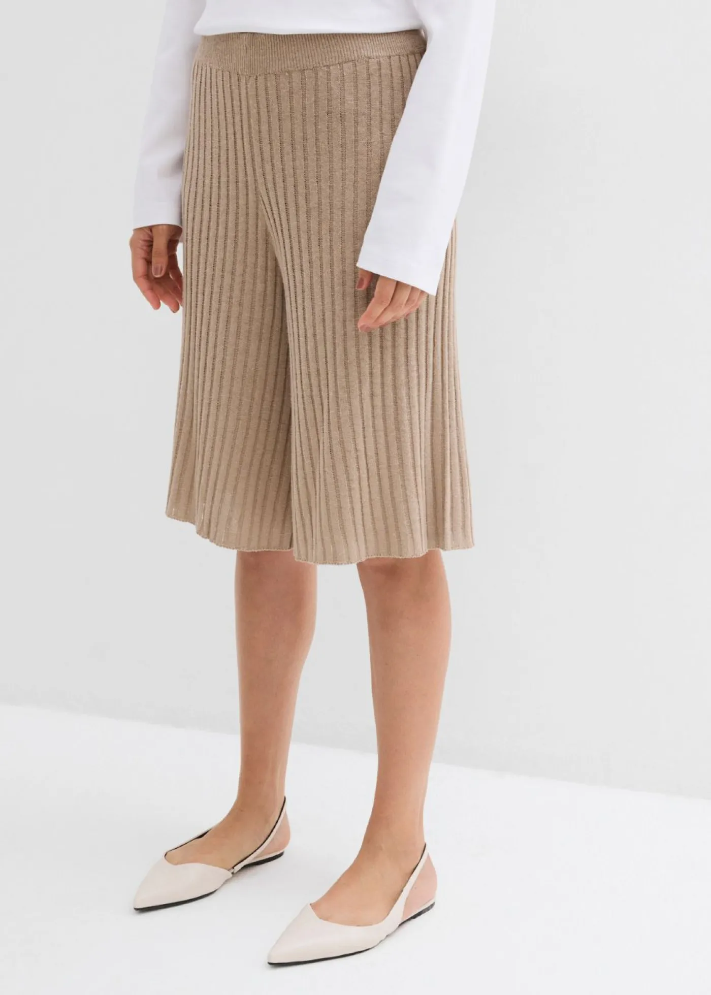 bonprix bonprix Bermudas de punto de mezcla de viscosa con talle alto beige-kaki New