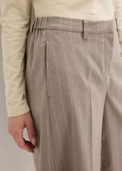 bonprix bonprix Bermudas de raya diplomática con pinzas marrón grisáceo/blanco perla con rayas Clearance