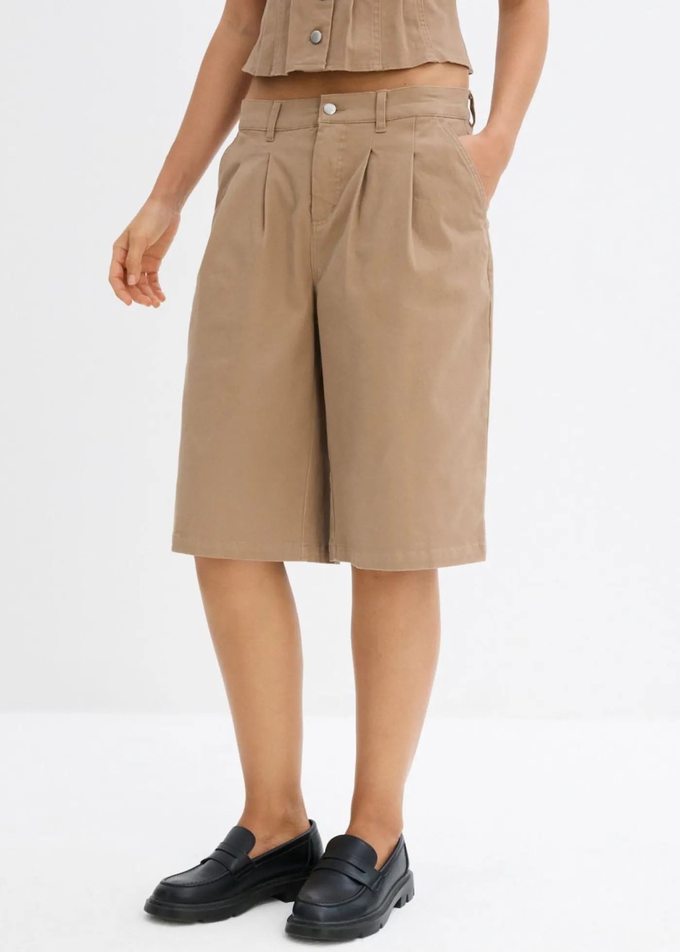 bonprix bonprix Bermudas largas de mezcla de algodón elástico arcilla Online