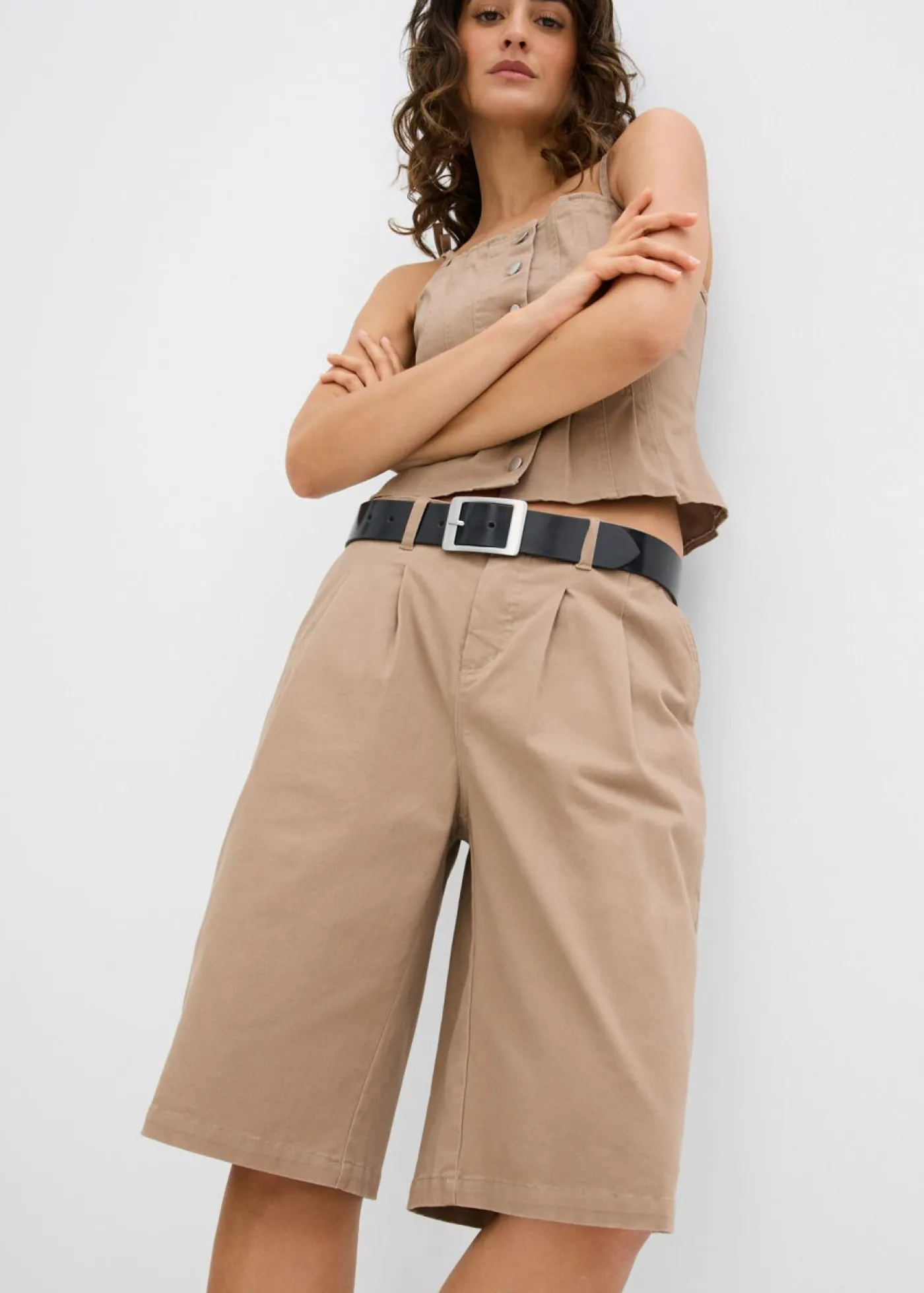 bonprix bonprix Bermudas largas de mezcla de algodón elástico arcilla Online