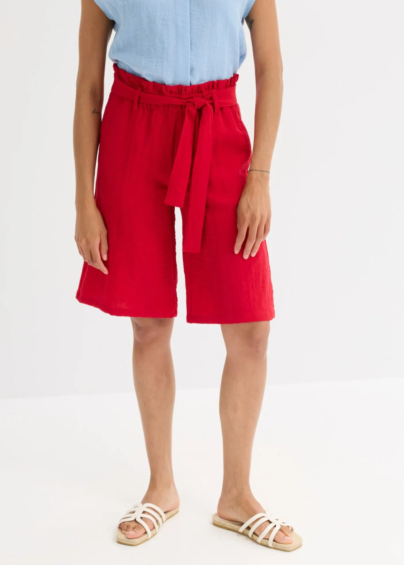 bonprix bonprix Bermudas sin cierre de mezcla de viscosa fluida rojo intenso Hot