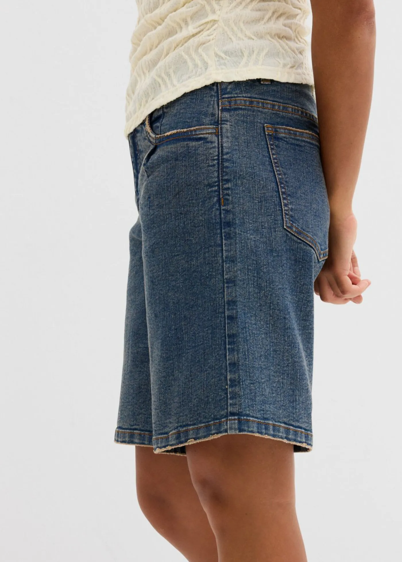 bonprix bonprix Bermudas vaqueras de talle medio azul piedra-beige nuevo usado Best