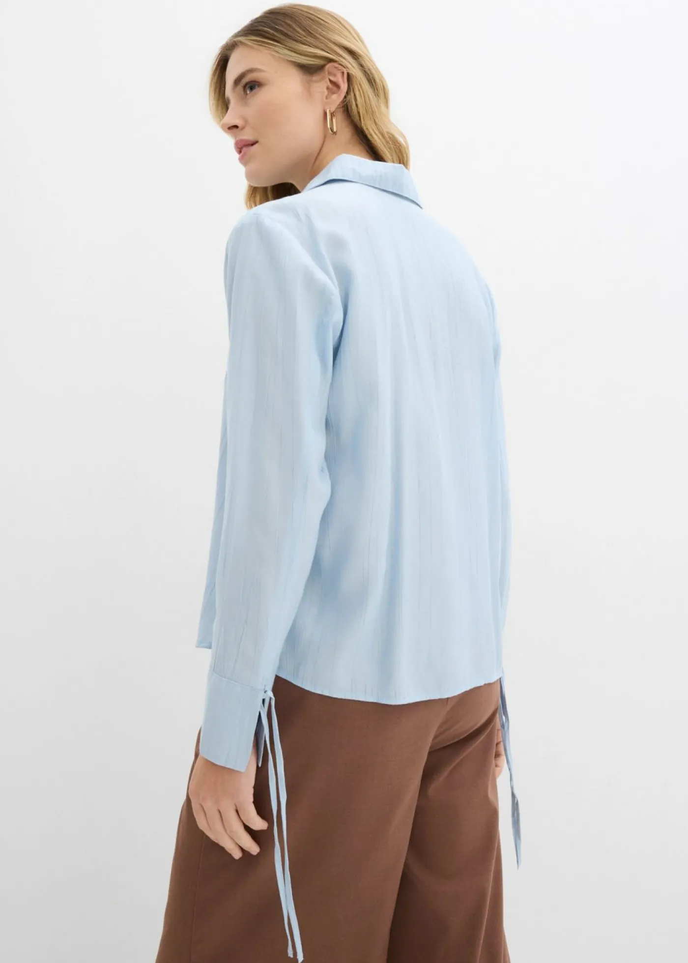 bonprix bonprix Blusa camisera de mezcla de viscosa fluida azul pálido Online