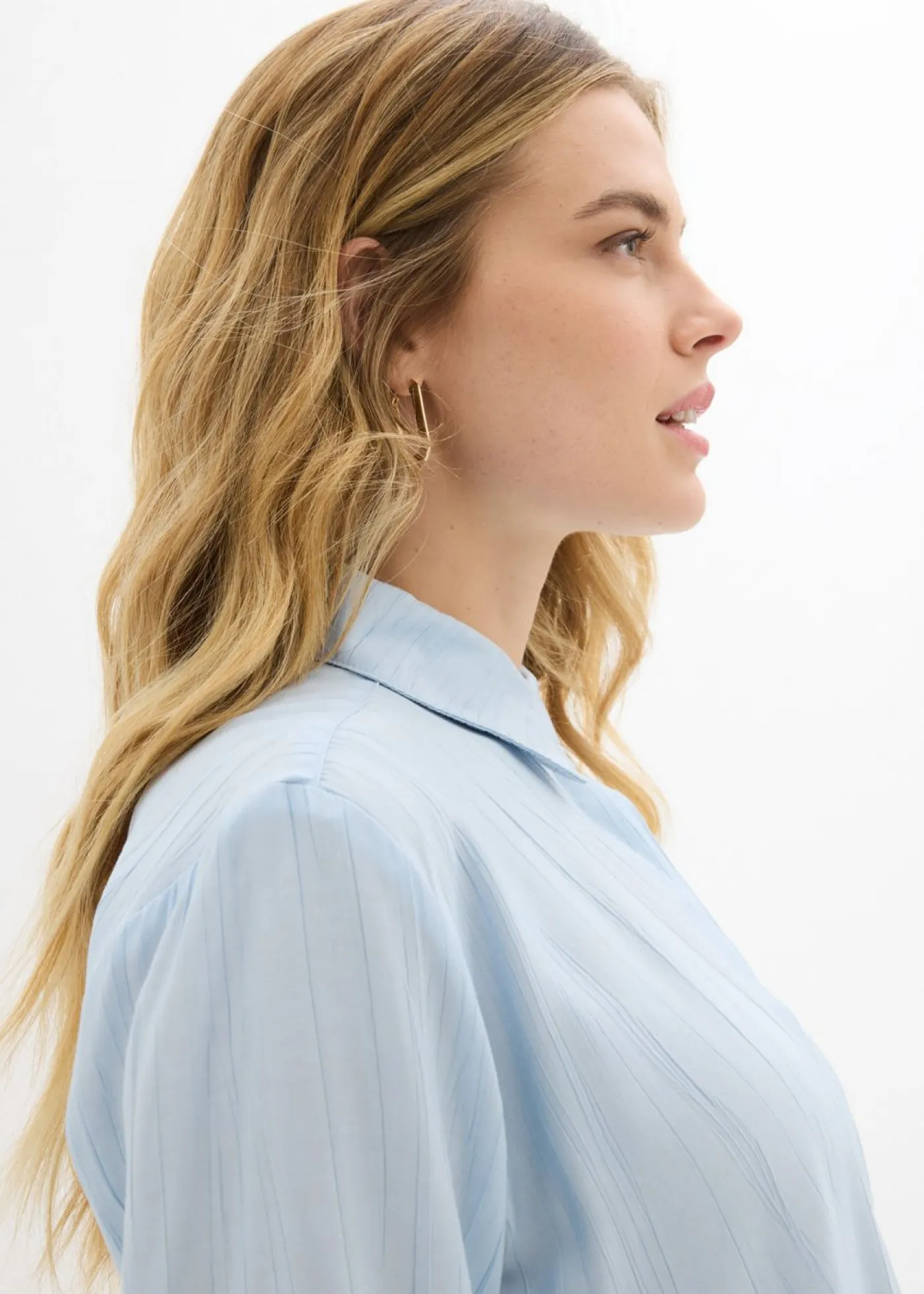 bonprix bonprix Blusa camisera de mezcla de viscosa fluida azul pálido Online