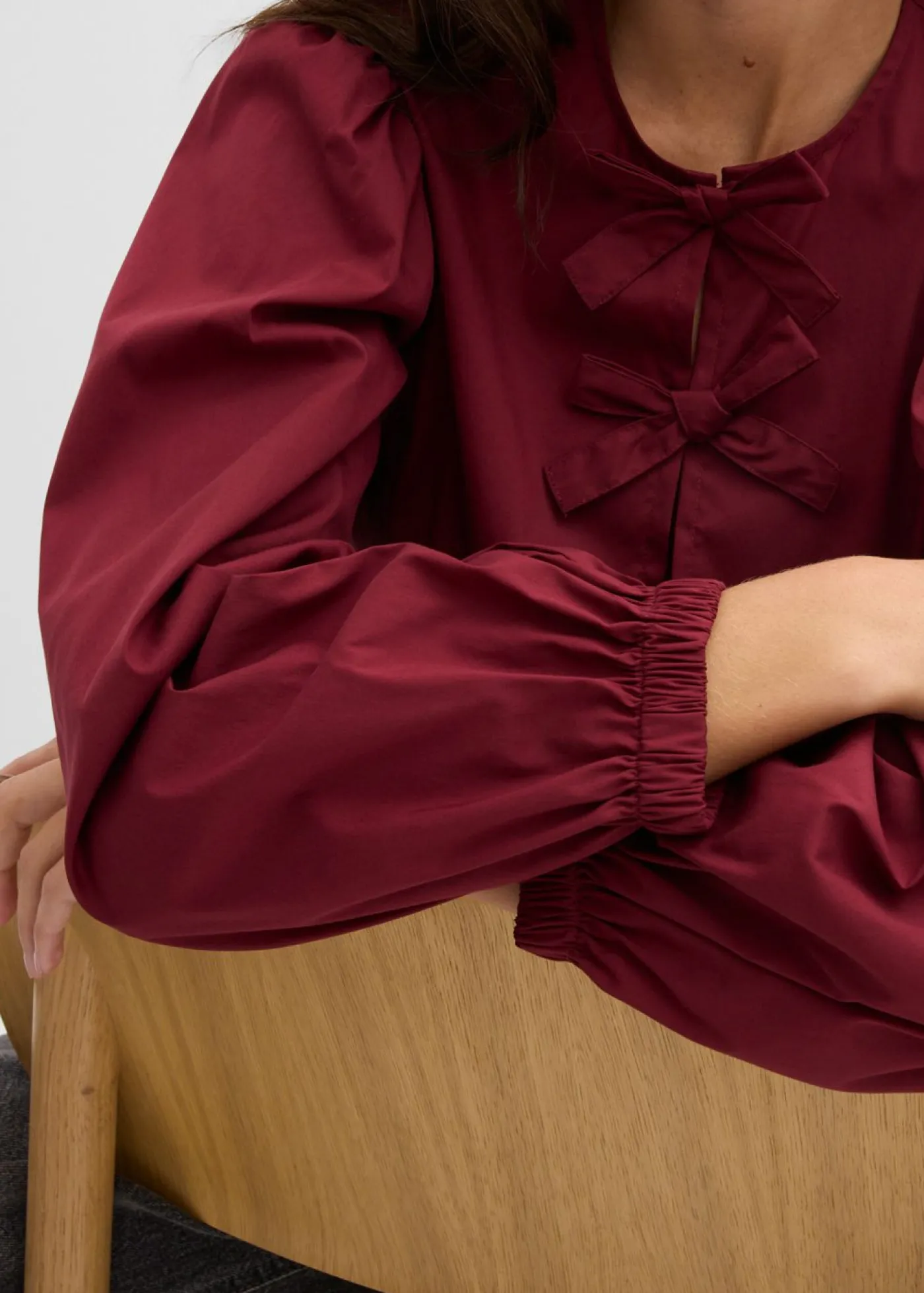 bonprix bonprix Blusa con detalles de lazo Rojo rubí Discount