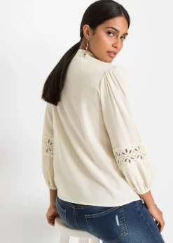 bonprix bonprix Blusa con encaje de mezcla suave de viscosa Blanco-crema Best