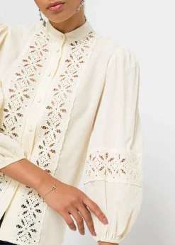 bonprix bonprix Blusa con encaje de mezcla suave de viscosa Blanco-crema Best