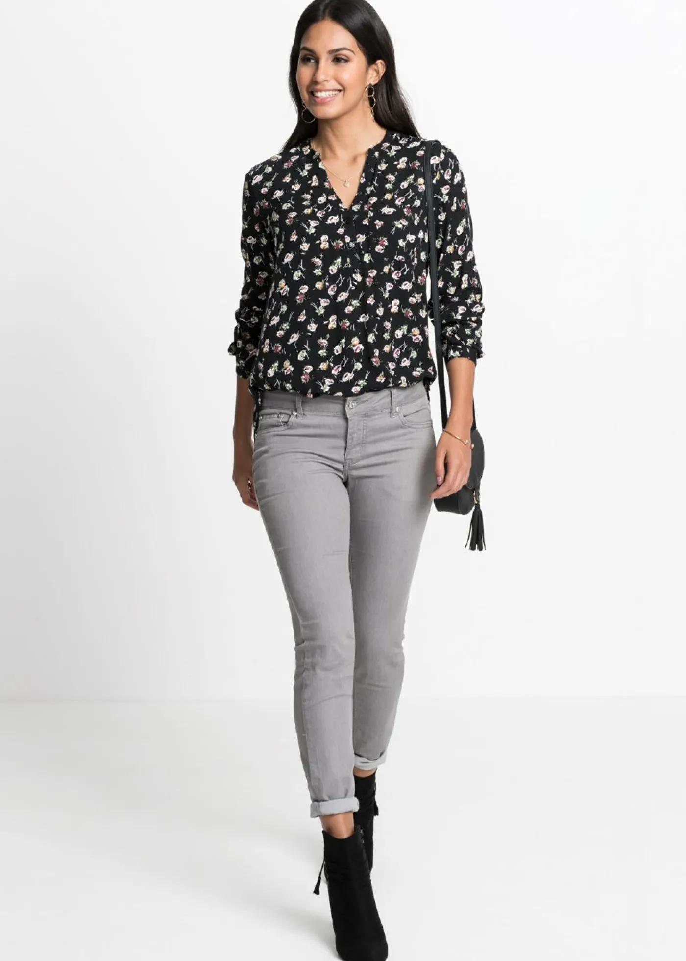 bonprix bonprix Blusa con escote en V Negro de flores Hot