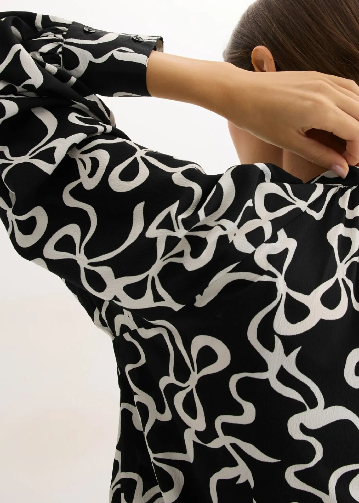 bonprix bonprix Blusa con lazo Negro-blanco estampado Clearance