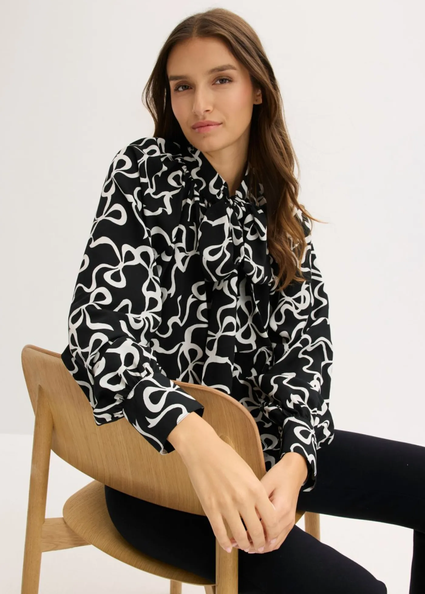 bonprix bonprix Blusa con lazo Negro-blanco estampado Clearance