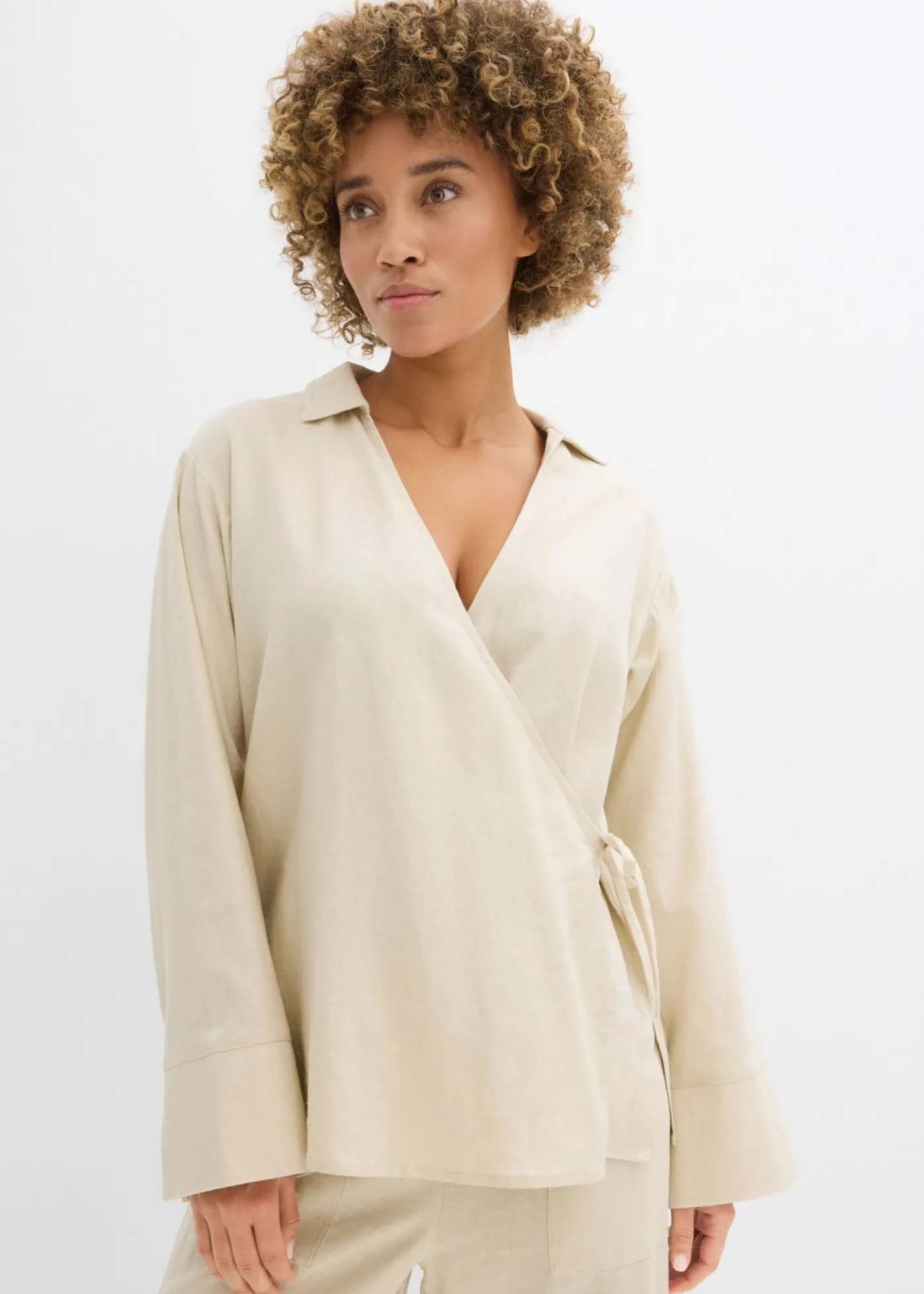 bonprix bonprix Blusa cruzada de mezcla de lino Arena claro Outlet