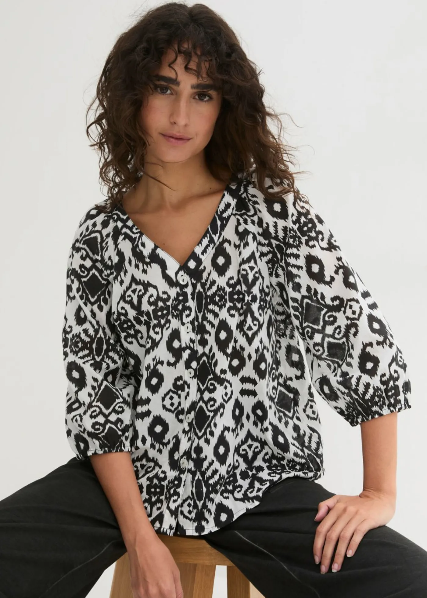 bonprix bonprix Blusa de algodón puro Blanco/negro con patrón paisley Discount