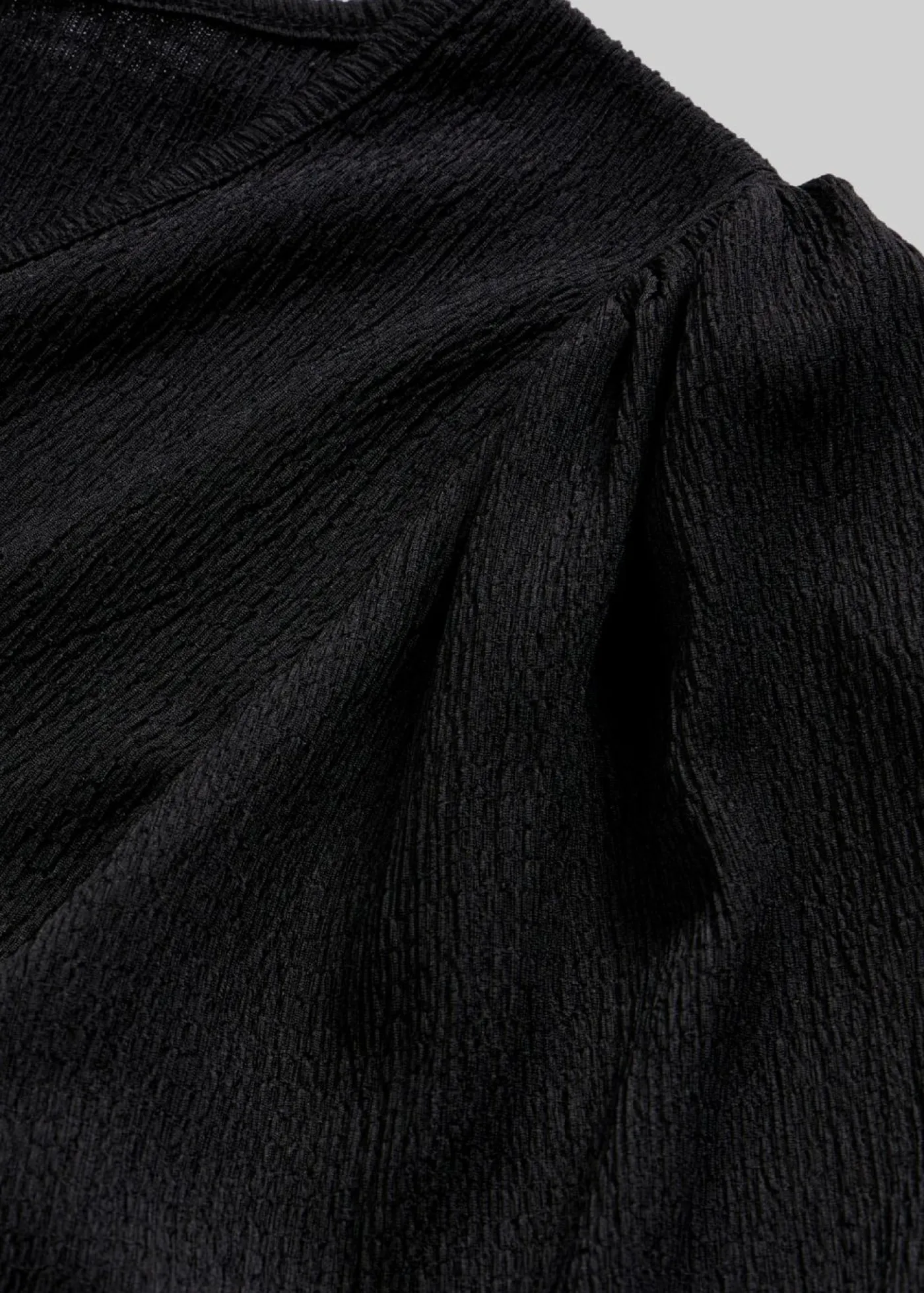 bonprix bonprix Blusa de crepé estructurado Negro Hot