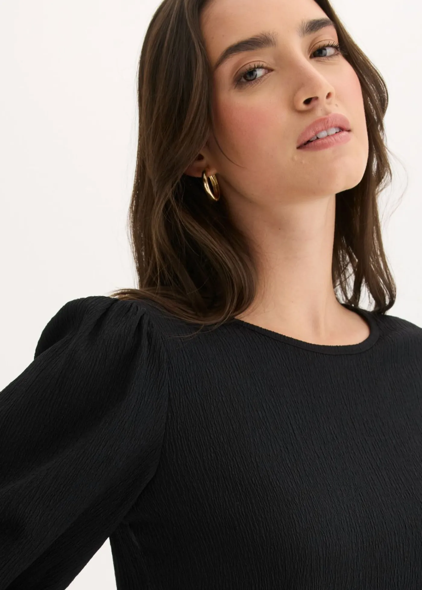 bonprix bonprix Blusa de crepé estructurado Negro Hot