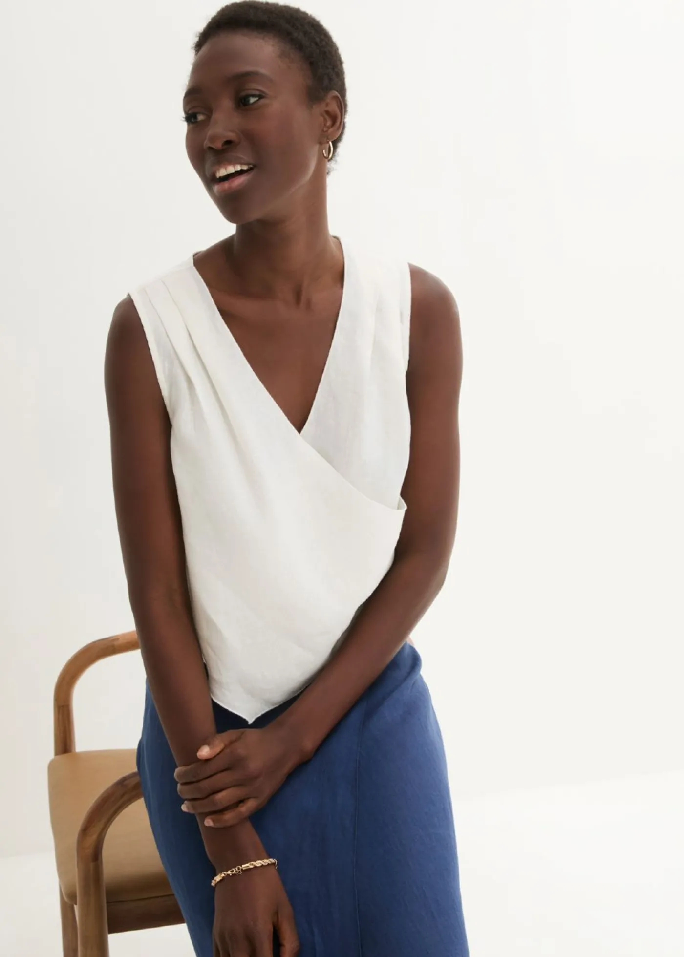 bonprix bonprix Blusa de lino puro con efecto cruzado Blanco lana Online