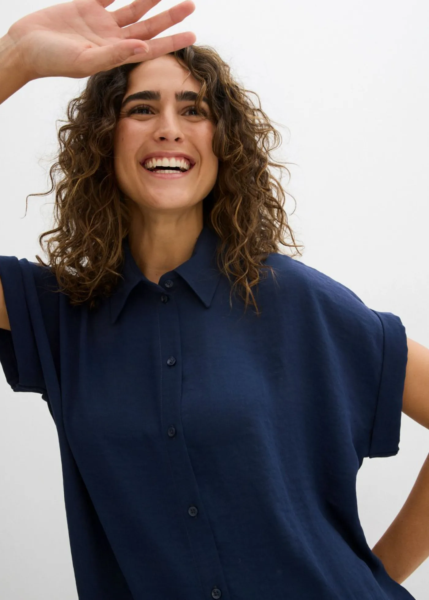 bonprix bonprix Blusa de manga corta con poliéster reciclado Azul marino Clearance
