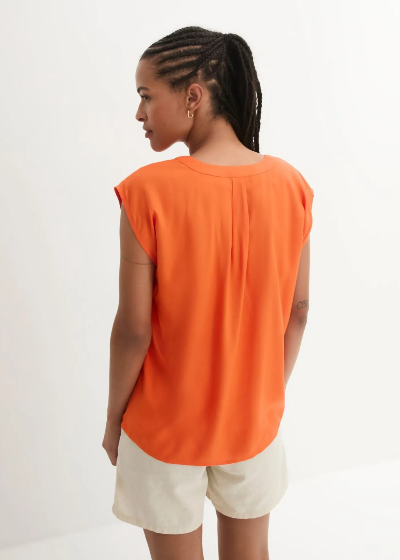 bonprix bonprix Blusa de manga corta con escote en V Naranja cálido Discount