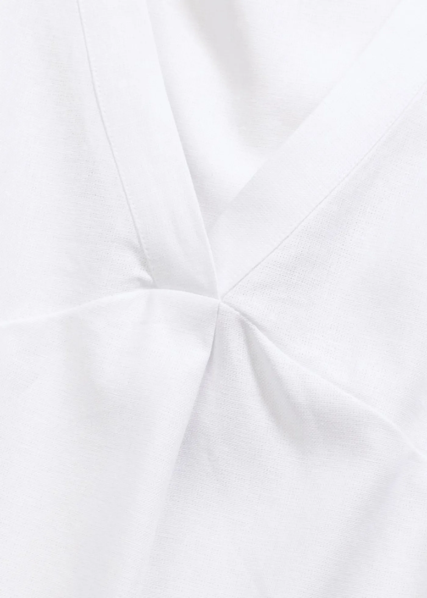 bonprix bonprix Blusa de mezcla de lino vaporoso Blanco Hot