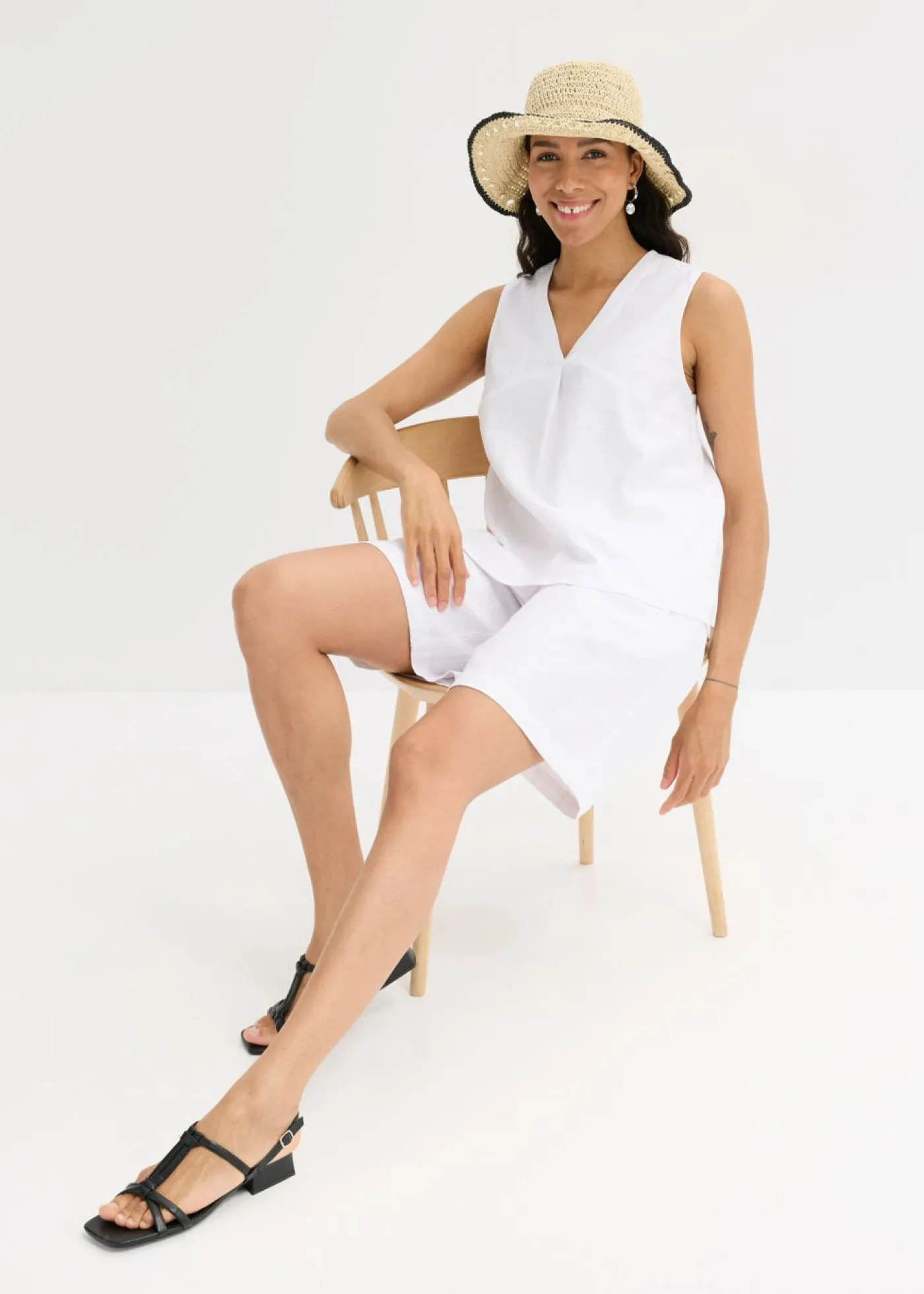 bonprix bonprix Blusa de mezcla de lino vaporoso Blanco Hot