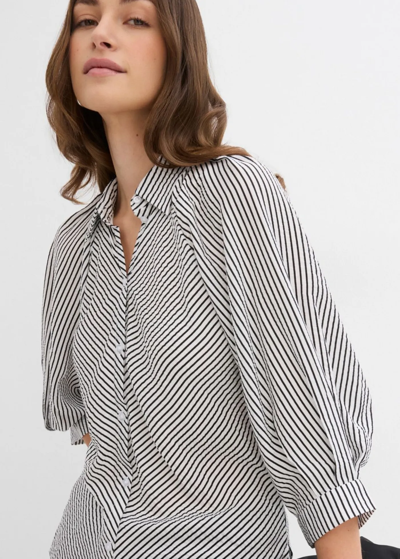 bonprix bonprix Blusa de mezcla de viscosa fluida blanco lana-negro con rayas Discount