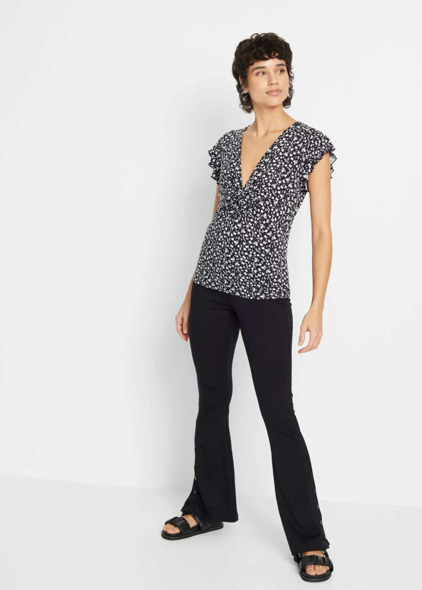 bonprix bonprix Blusa de mezcla de viscosa Negro-blanco de flores Discount