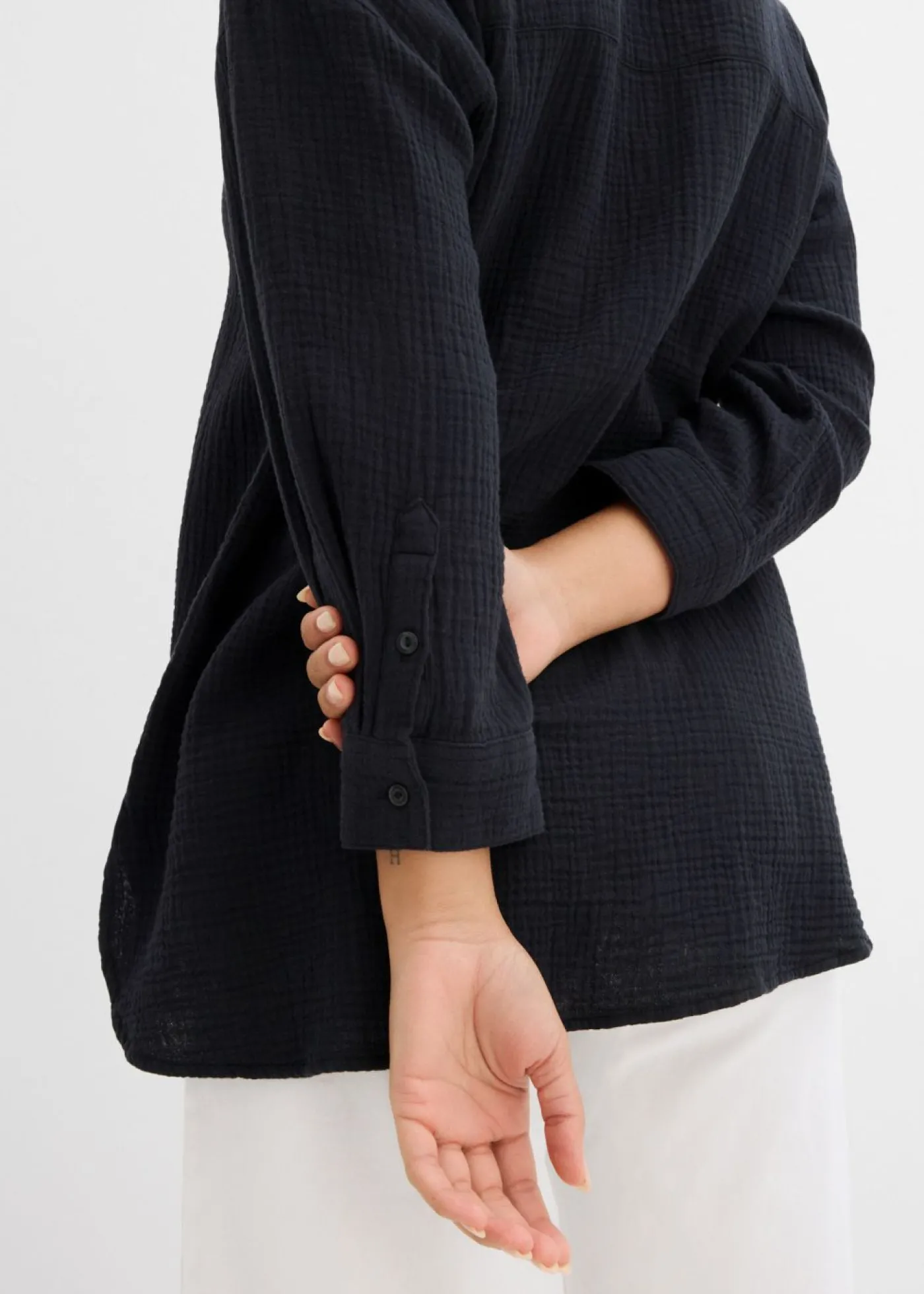 bonprix bonprix Blusa de muselina Negro Hot